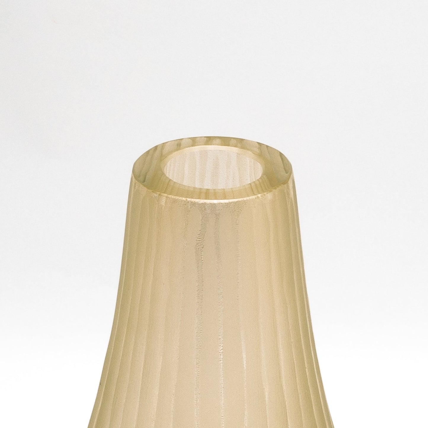 Murano Supreme Vase in Clear with 24-karat Gold Flecks