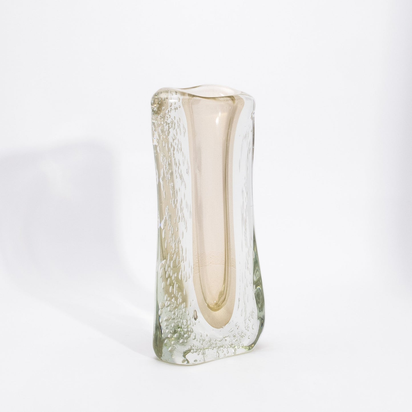 Murano Modern Fluid Vase in Clear with 24-karat Gold Flecks and Bubbles