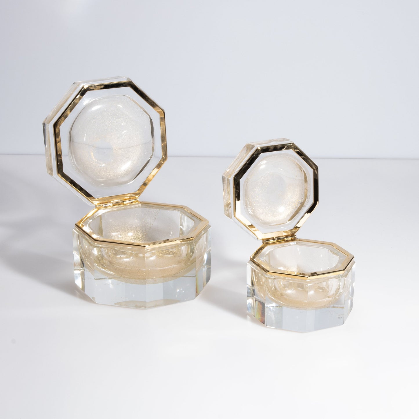Murano Box Octagonal with Brass Fittings in 24-Karat Gold Flecks