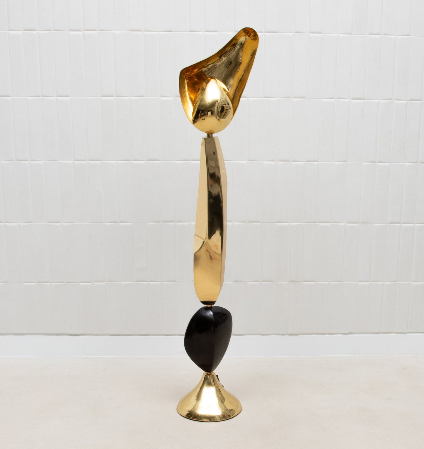 Sculptural Floor Lamp in Polished Brass with Black Shell by KIFU Paris