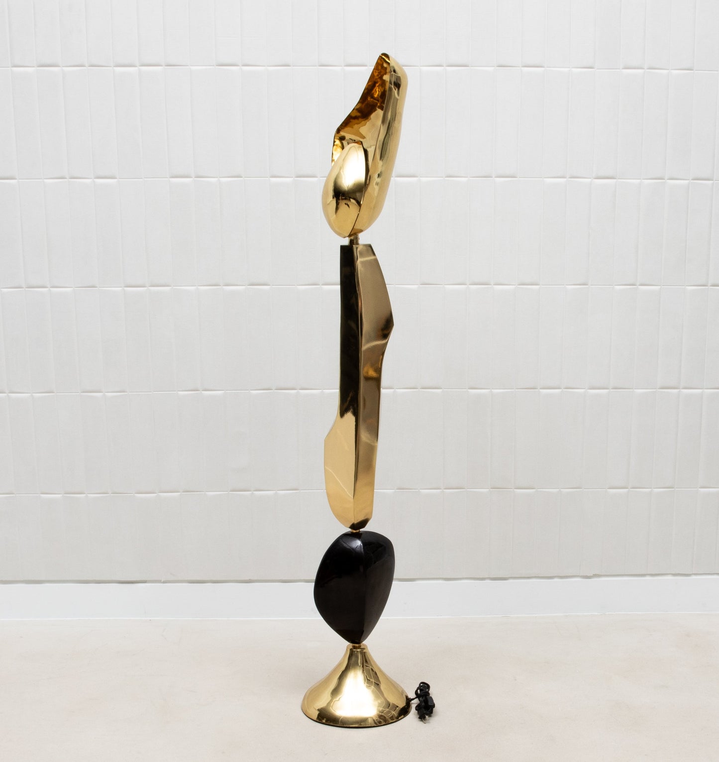 Sculptural Floor Lamp in Polished Brass with Black Shell by KIFU Paris