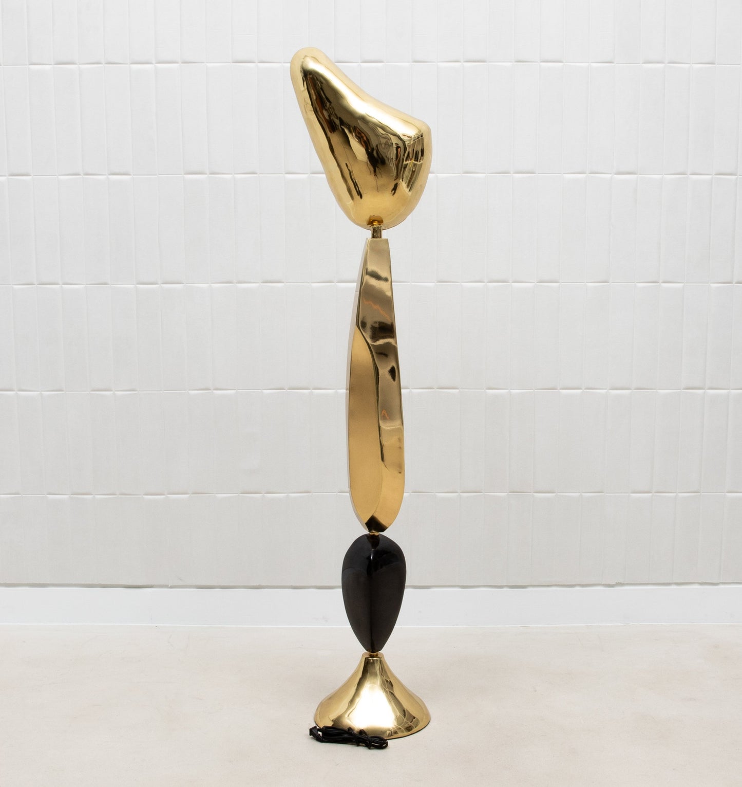 Sculptural Floor Lamp in Polished Brass with Black Shell by KIFU Paris