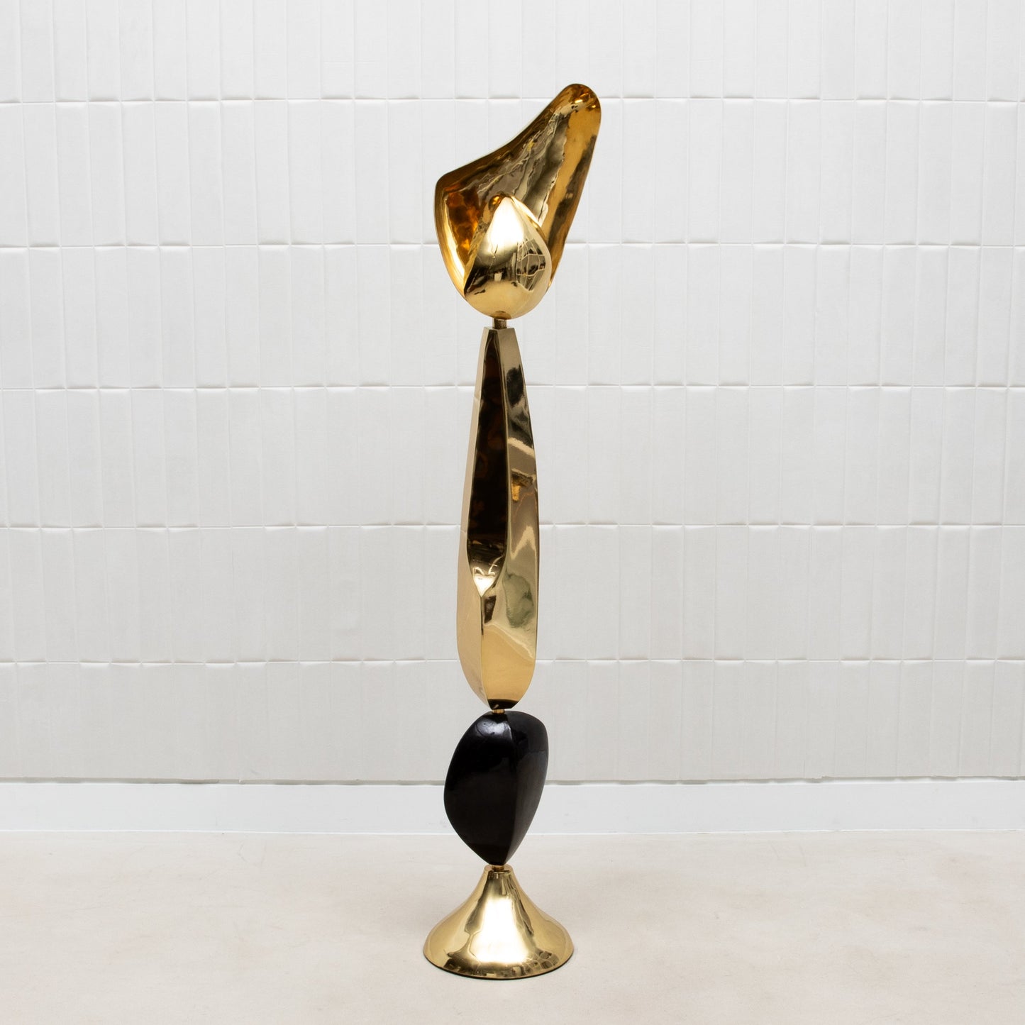 Sculptural Floor Lamp in Polished Brass with Black Shell by KIFU Paris