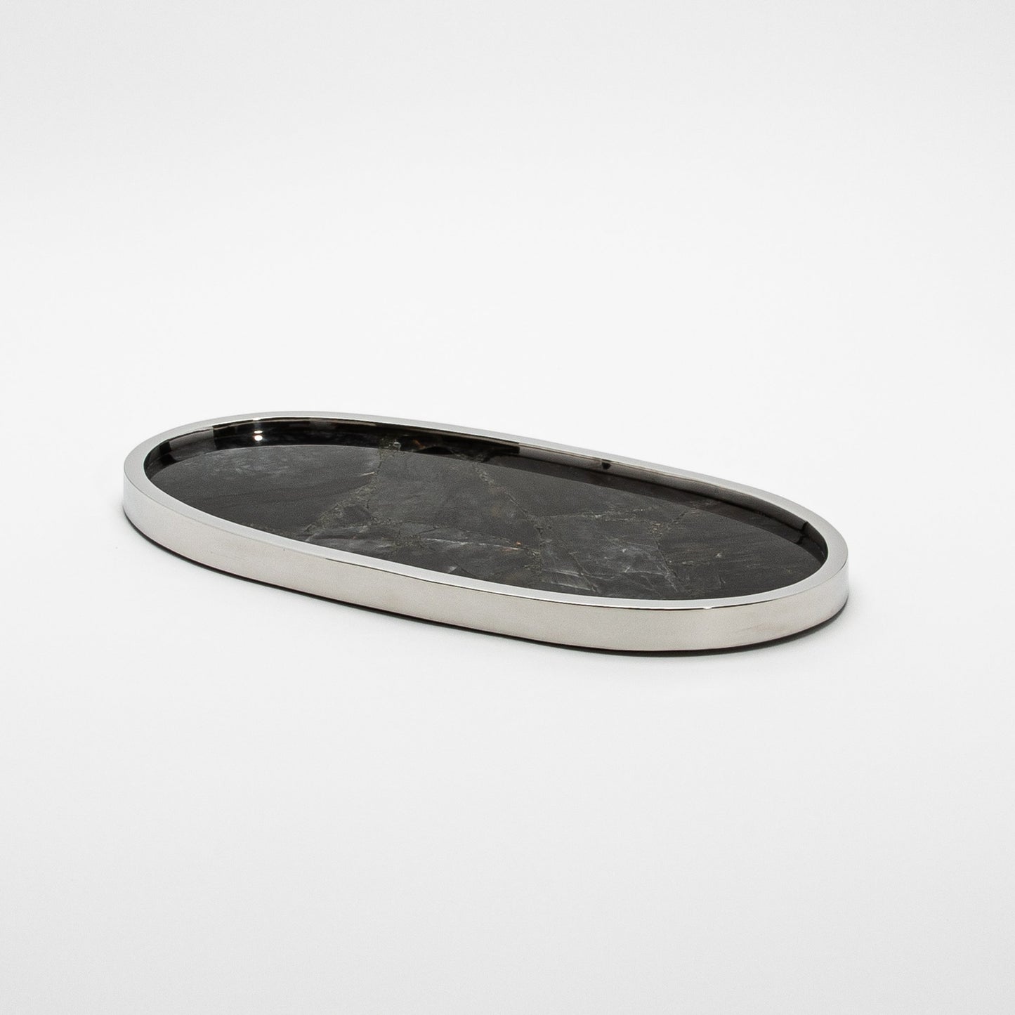 Oval Tray in Quartz by Kifu Paris