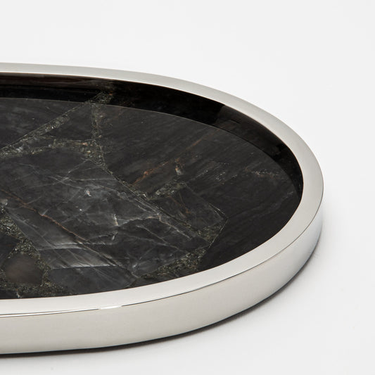 Oval Tray in Quartz by Kifu Paris