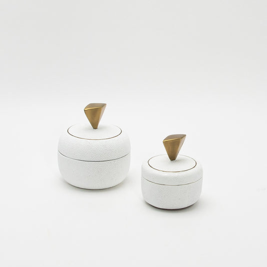 Set of 2 Round Boxes in White Shagreen with Bronze Patina Brass Knob by Kifu Paris