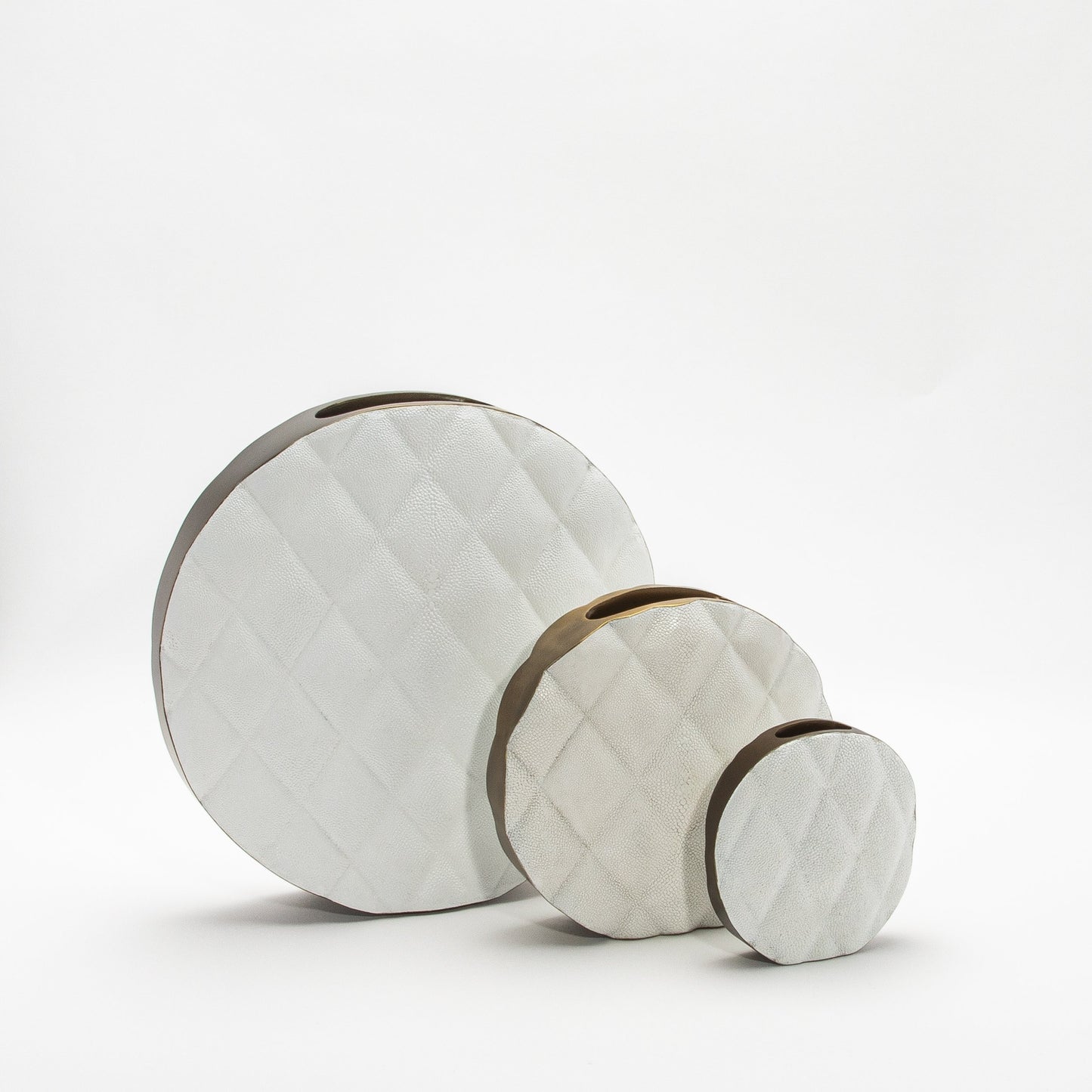 Quilted Vase in White Shagreen with Brass by Kifu Paris