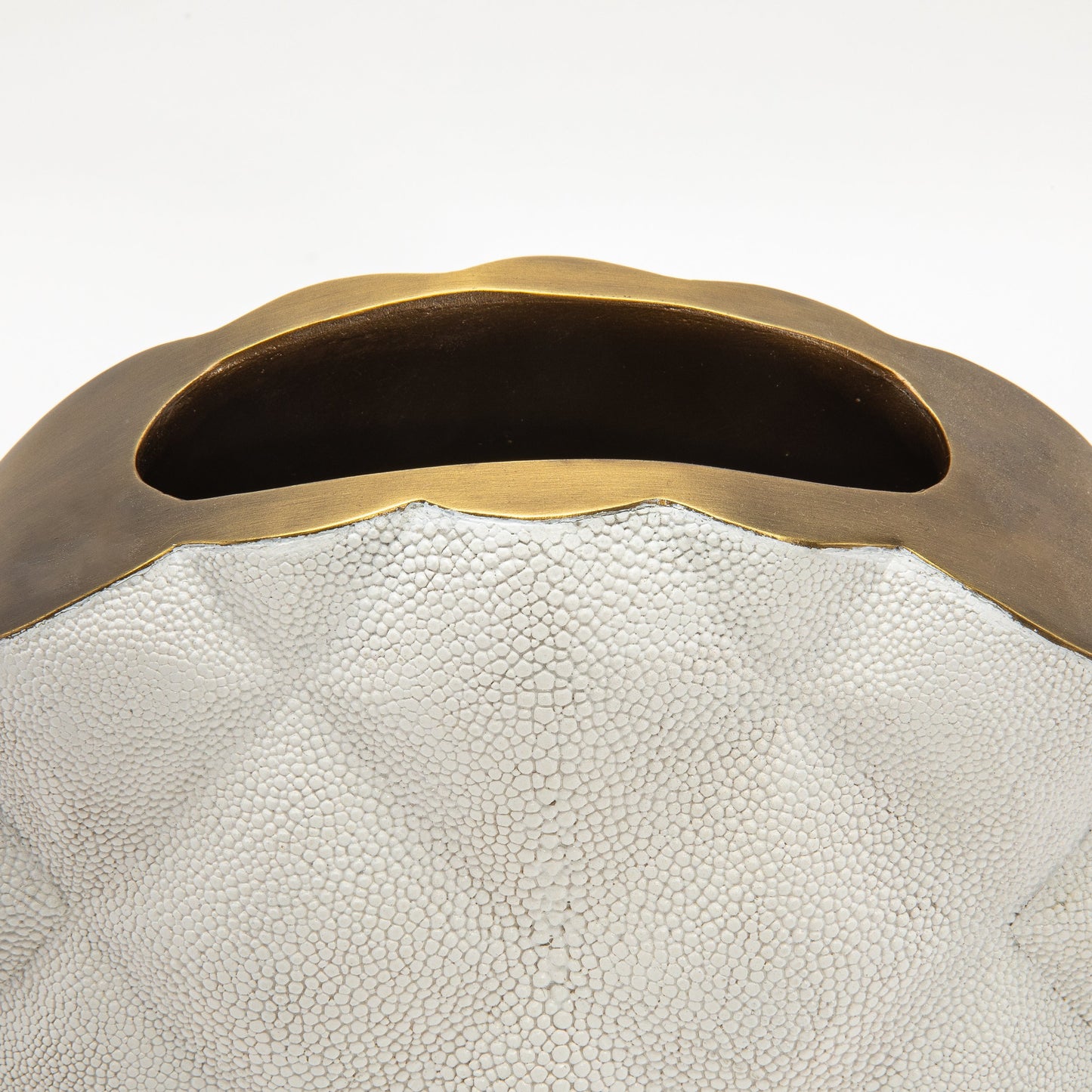 Quilted Vase in White Shagreen with Brass by KIFU Paris