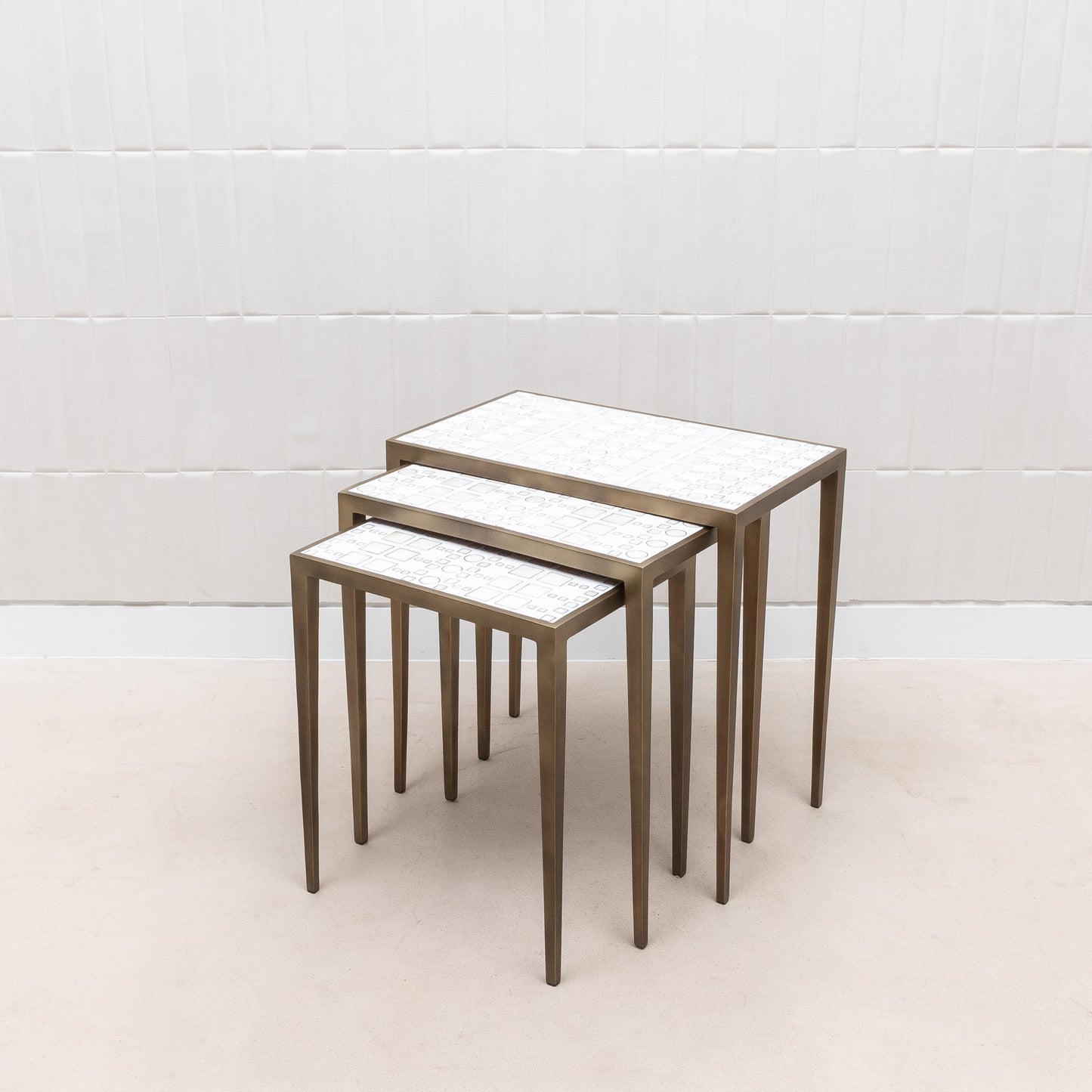 Set of Nesting Tables in White Shagreen and Mother of Pearl by R&Y Augousti