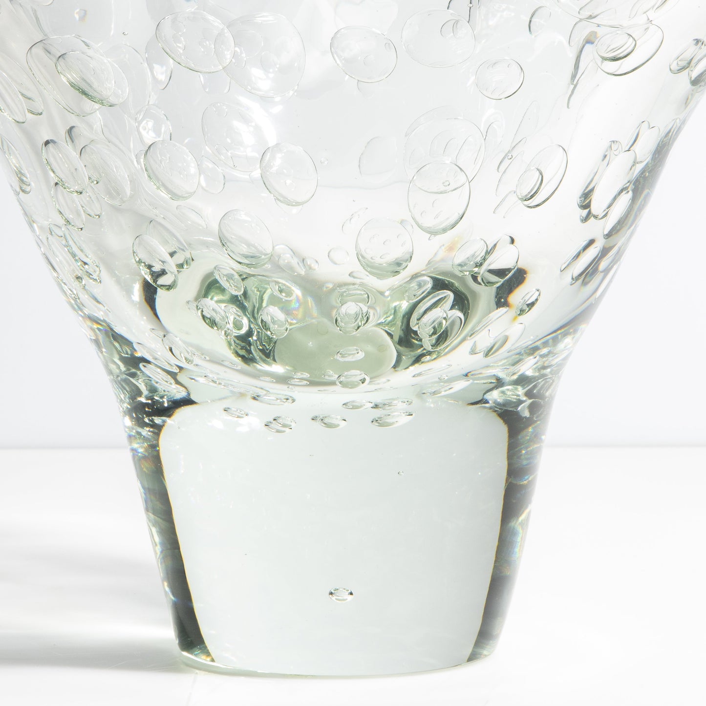 Murano Fluid Vase with Bubbles in Clear