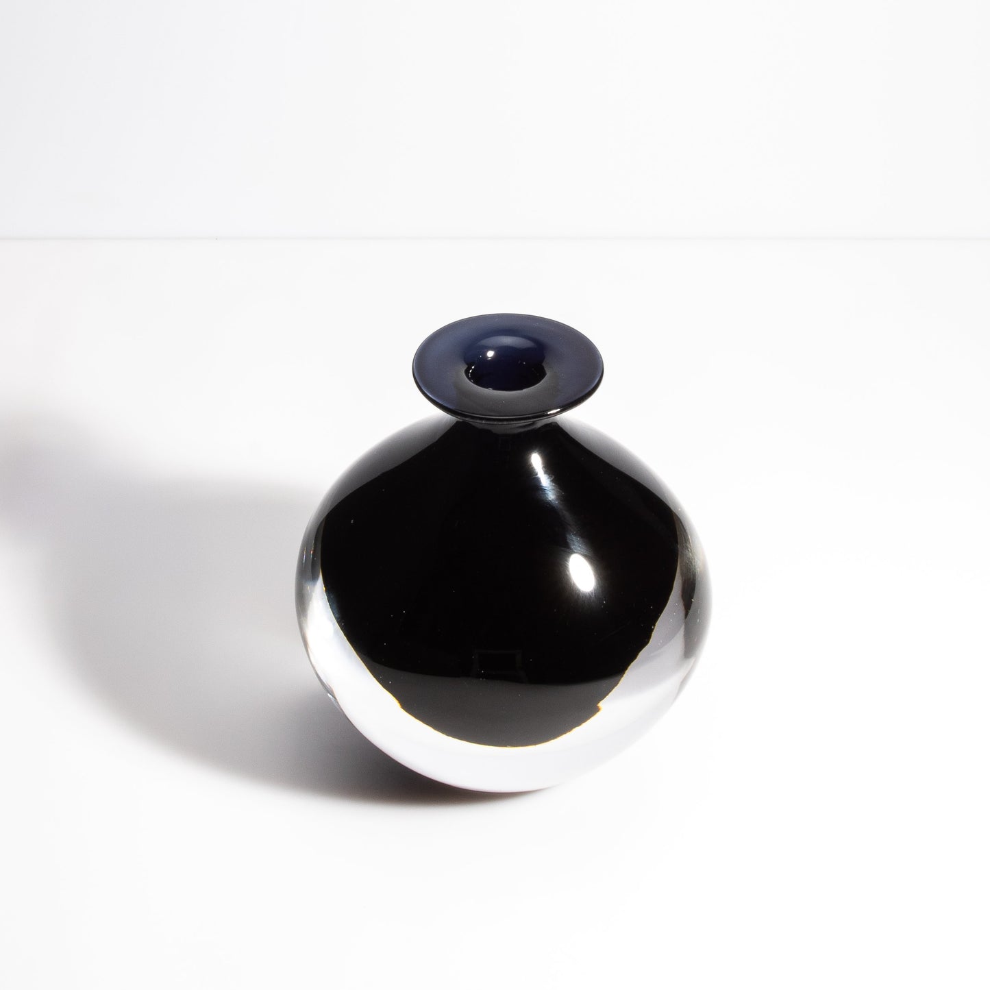 Murano Bottle Onyx Black L