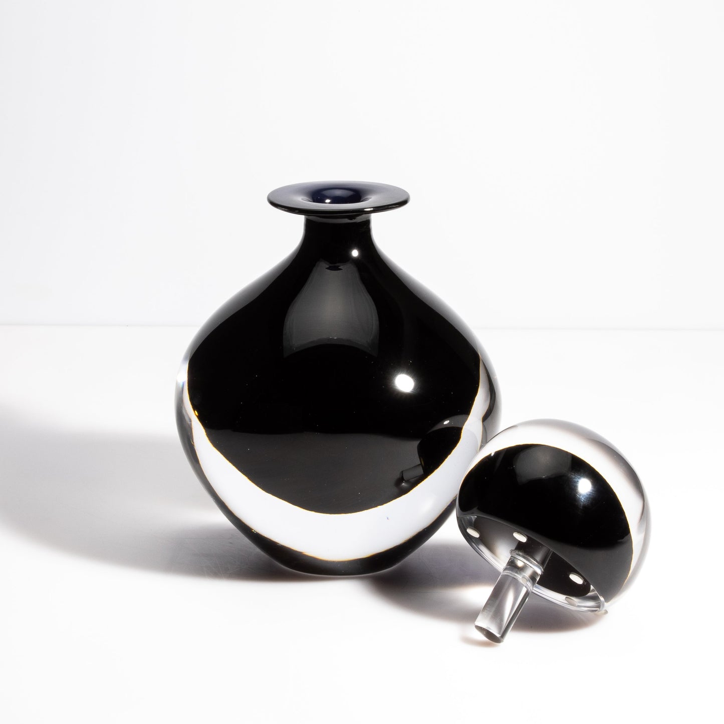 Murano Bottle Onyx Black L