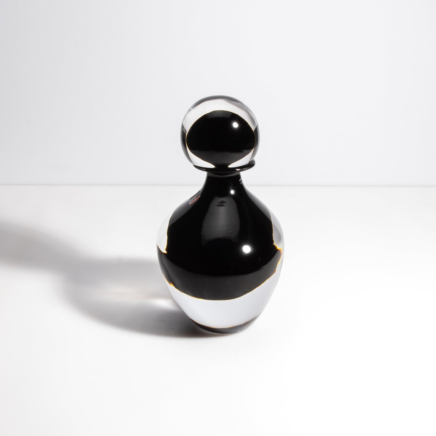 Murano Bottle Onyx Black M