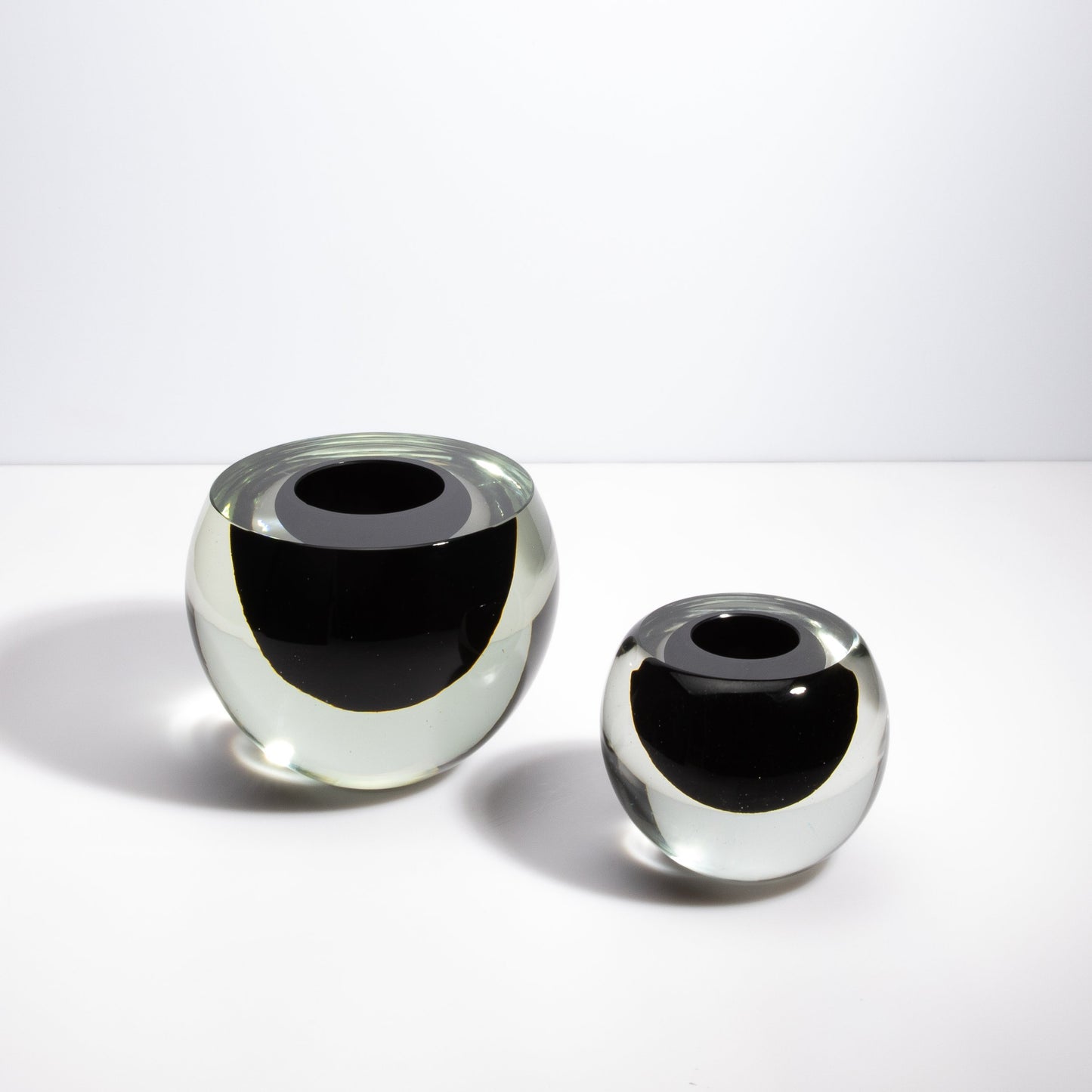 Murano Vase Sphere in Clear with Onyx Black