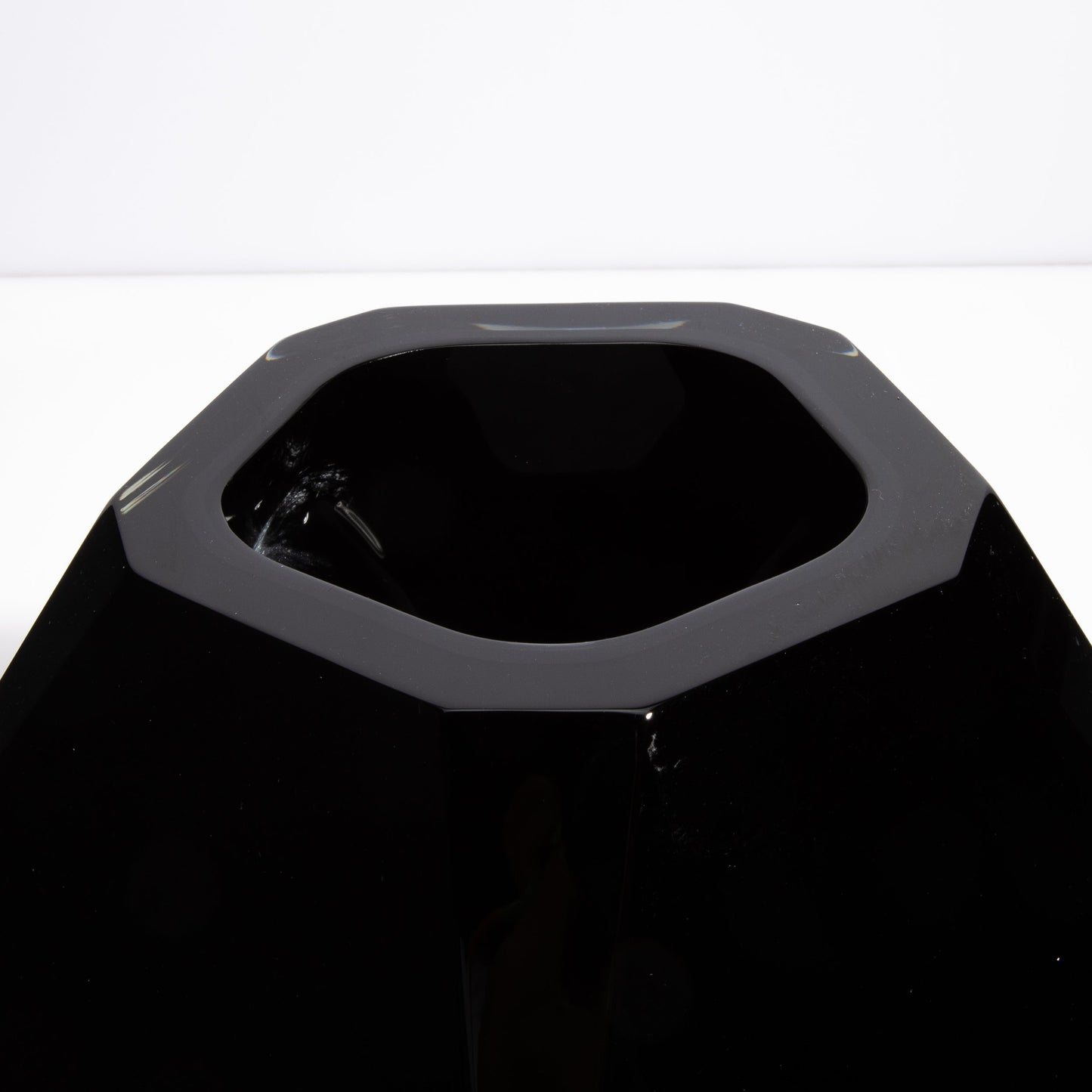 Murano Briolette Vase in Onyx Black