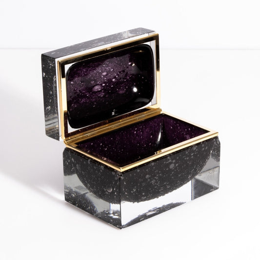 {{ product_title }} by {{ vendor }} – luxury {{ product_type }} at MOGUL