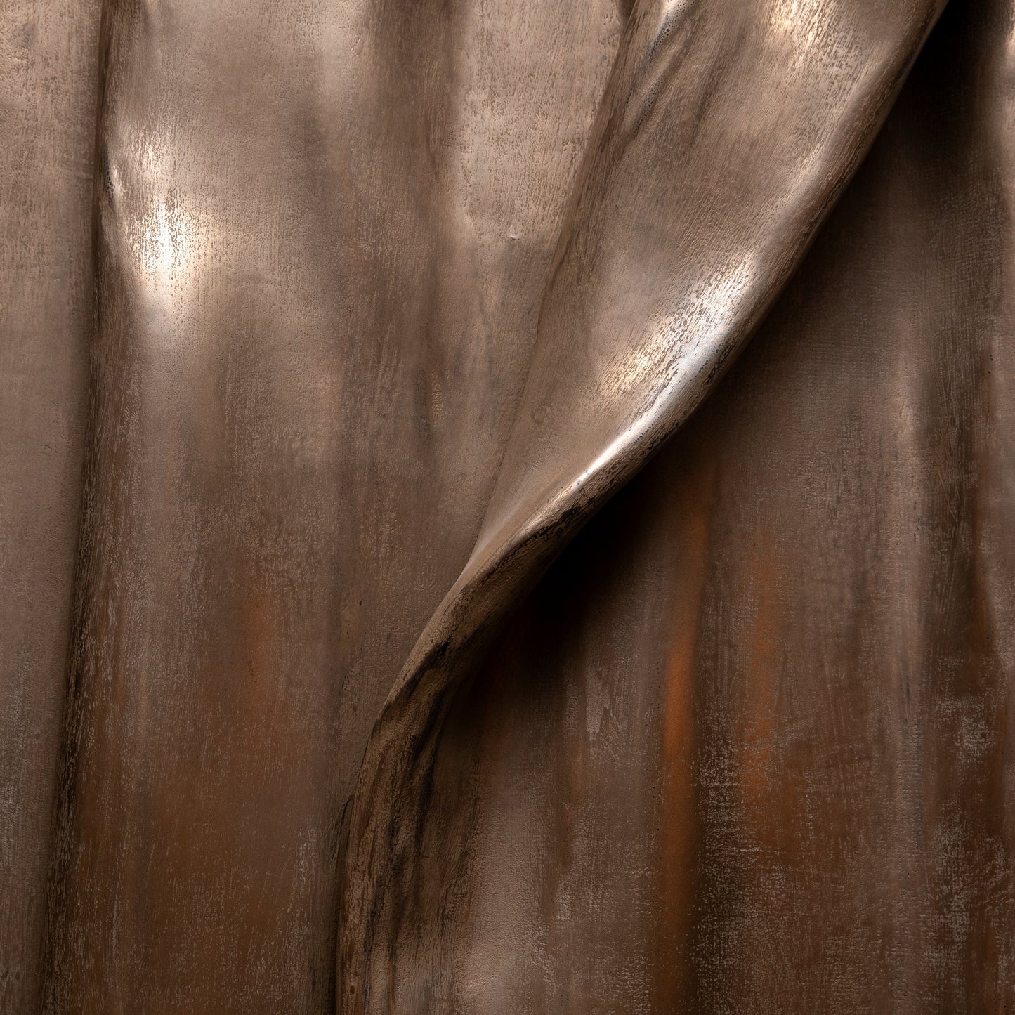 “Wave” by Katrien Van der Schueren