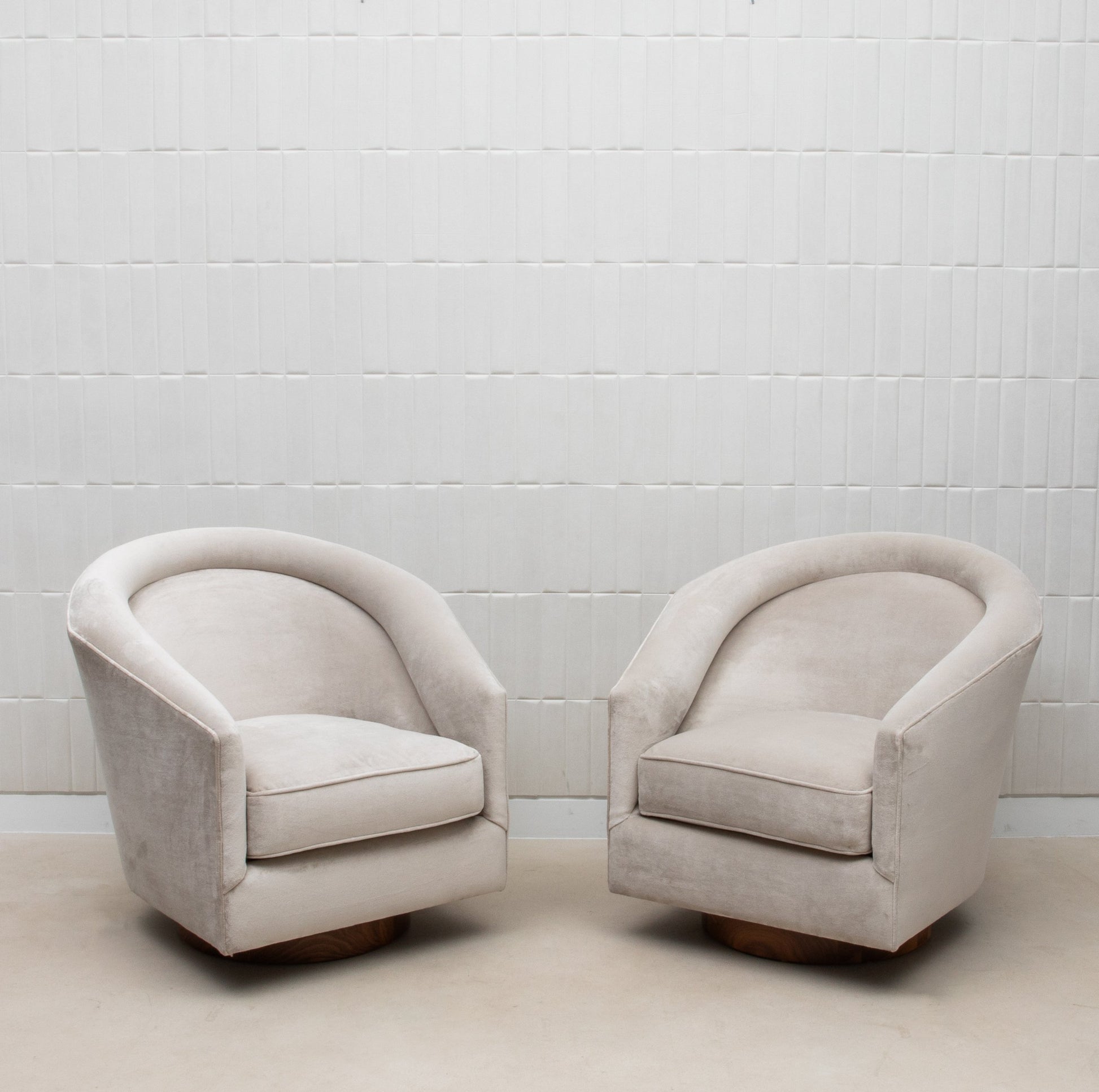 Swivel Chair in Grey Velvet with Walnut by MOGUL