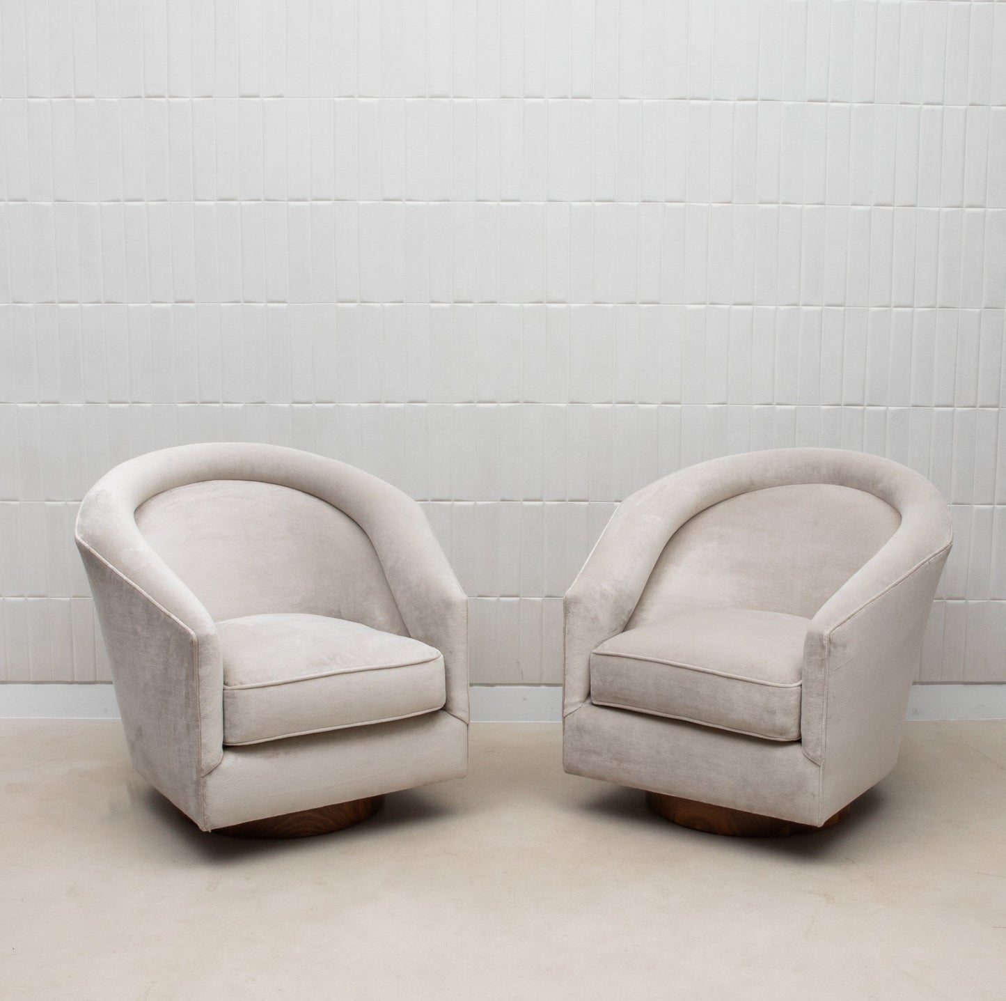 Swivel Chair in Grey Velvet with Walnut by MOGUL