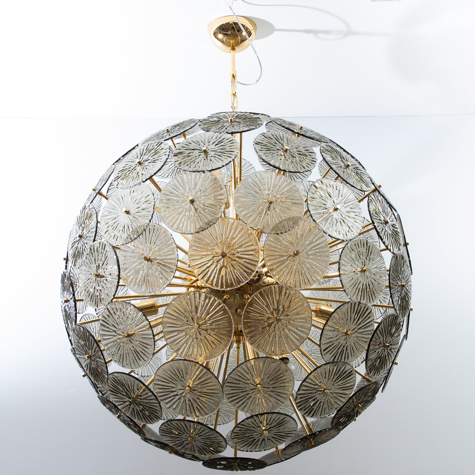 Hand-Blown Murano Sputnik Chandelier in Grey with Polished Brass Fittings