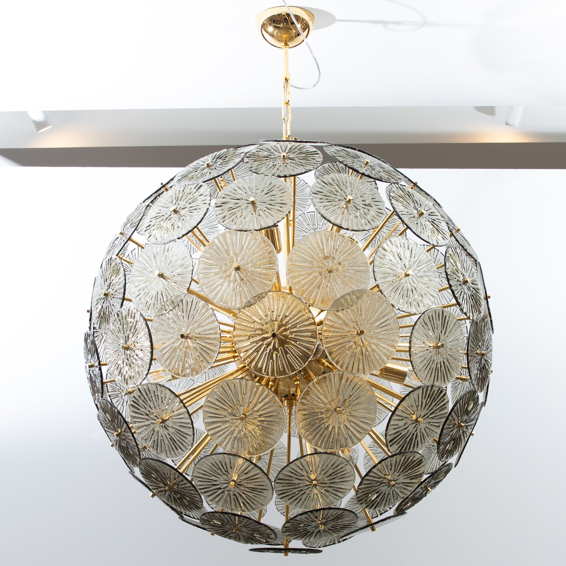 Hand-Blown Murano Sputnik Chandelier in Grey with Polished Brass Fittings