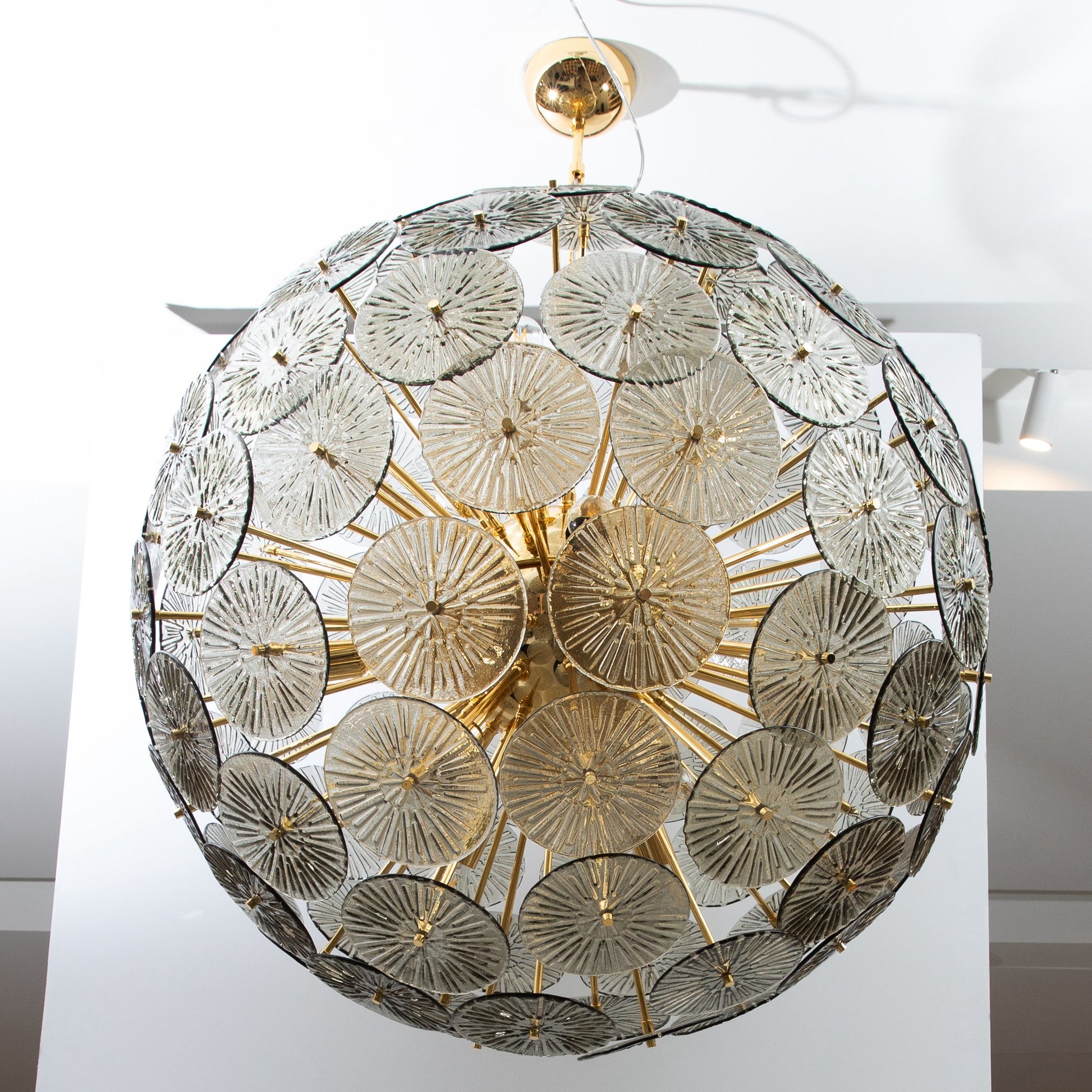 Hand-Blown Murano Sputnik Chandelier in Grey with Polished Brass Fittings