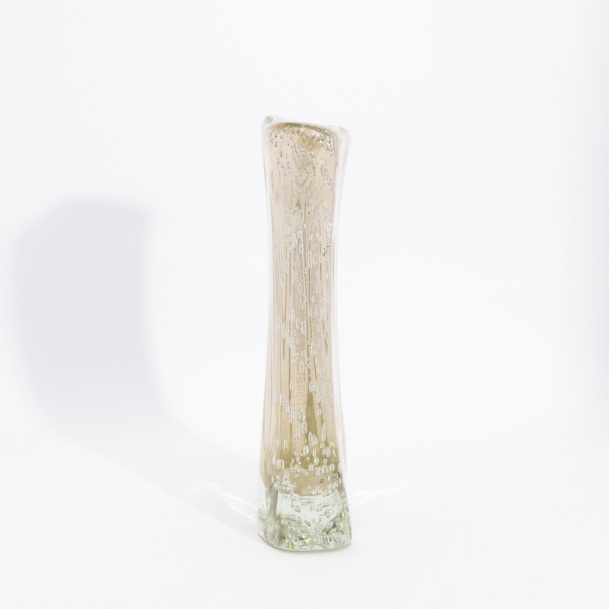Murano Modern Fluid Vase in Clear with 24-karat Gold Flecks and Bubbles