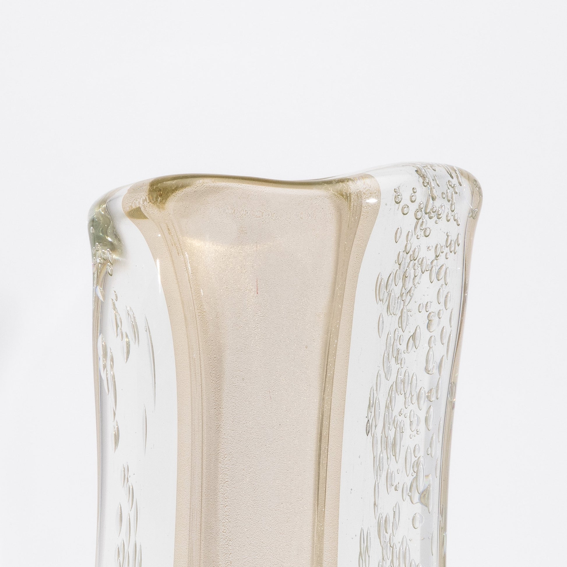Murano Modern Fluid Vase in Clear with 24-karat Gold Flecks and Bubbles