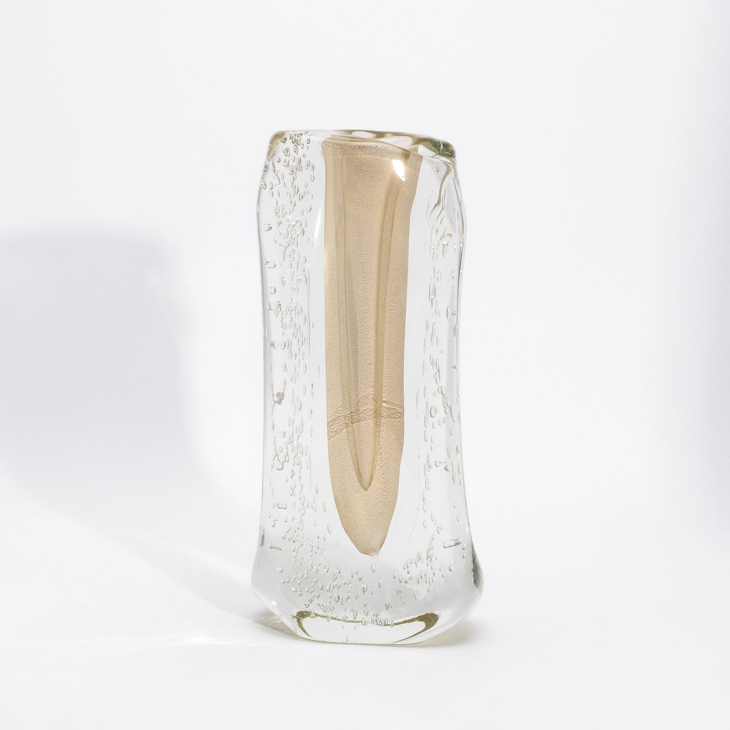 Murano Modern Fluid Vase in Clear with 24-karat Gold Flecks and Bubbles