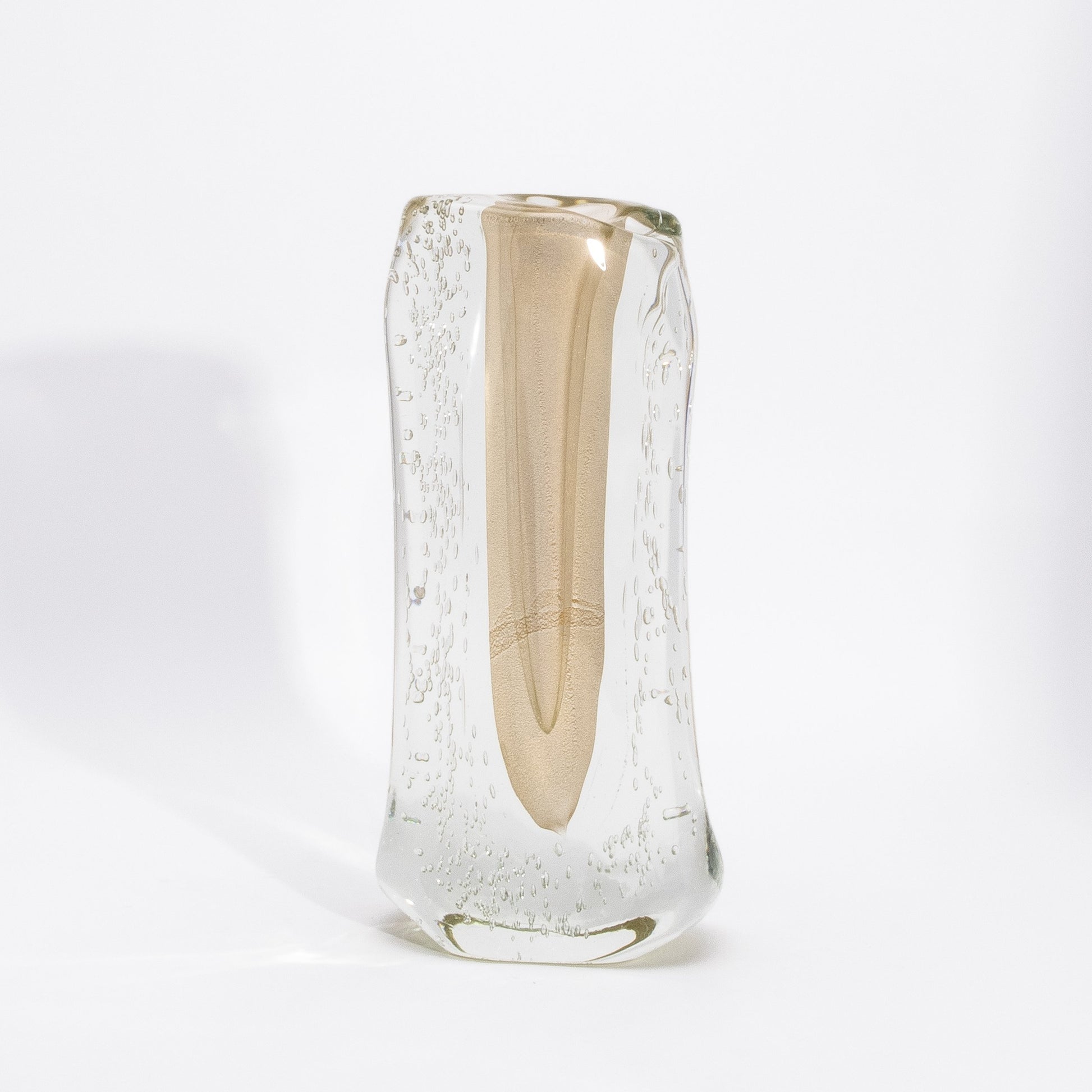 Murano Modern Fluid Vase in Clear with 24-karat Gold Flecks and Bubbles