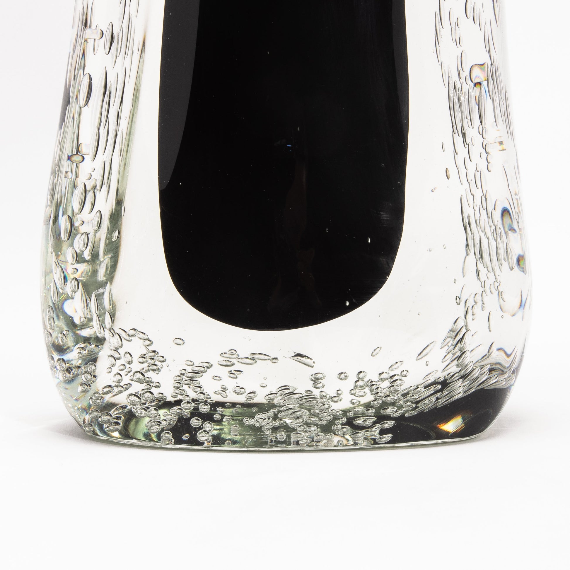 Murano Modern Fluid Vase in Onyx Black with Bubbles
