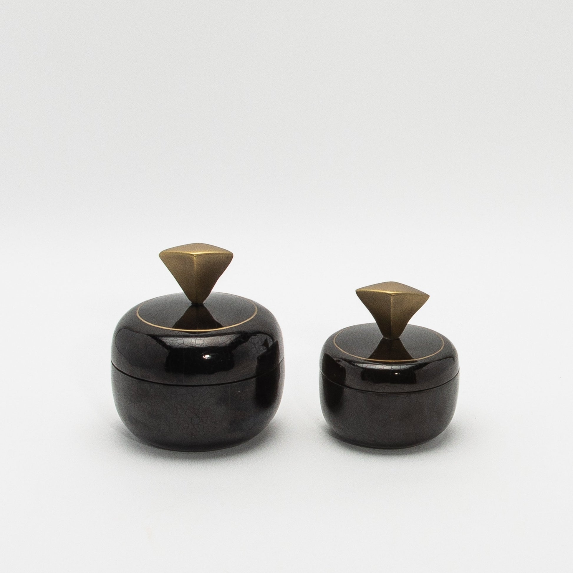 Set of 2 Round Boxes in Black Shell by Kifu Paris