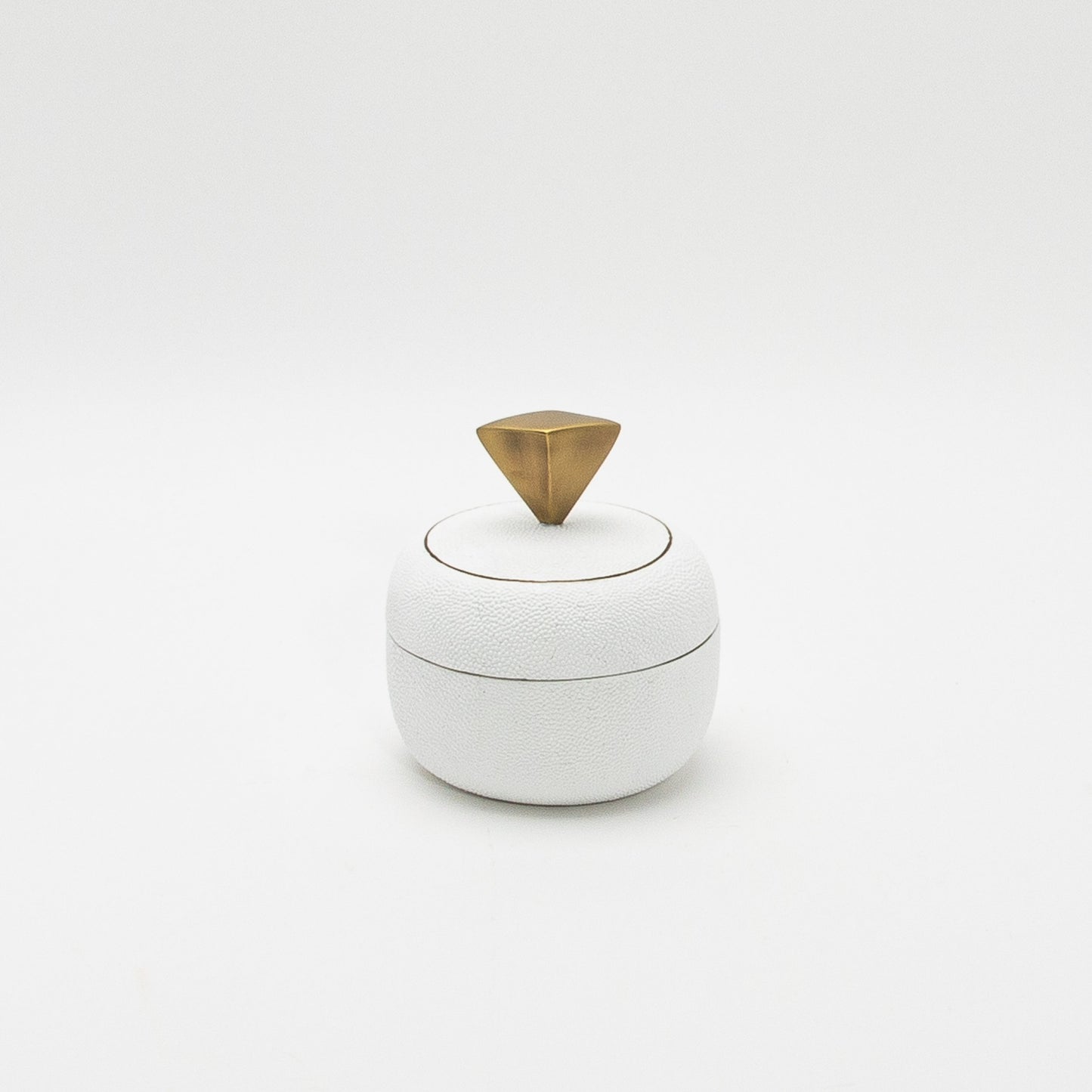 Set of 2 Round Boxes in White Shagreen with Bronze Patina Brass Knob by Kifu Paris