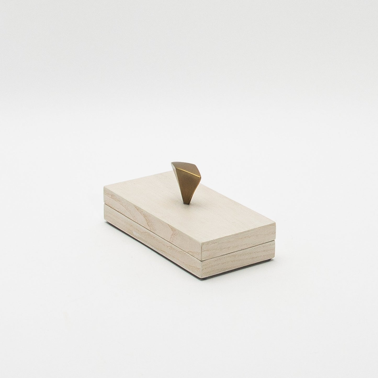Box in White Oak with Bronze Patina Brass Knob by Kifu Paris