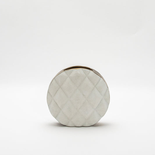 Quilted Vase in White Shagreen with Brass by KIFU Paris