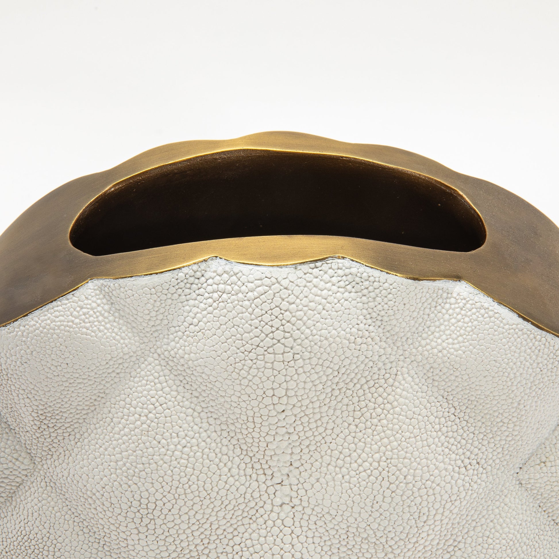 Quilted Vase in White Shagreen with Brass by KIFU Paris