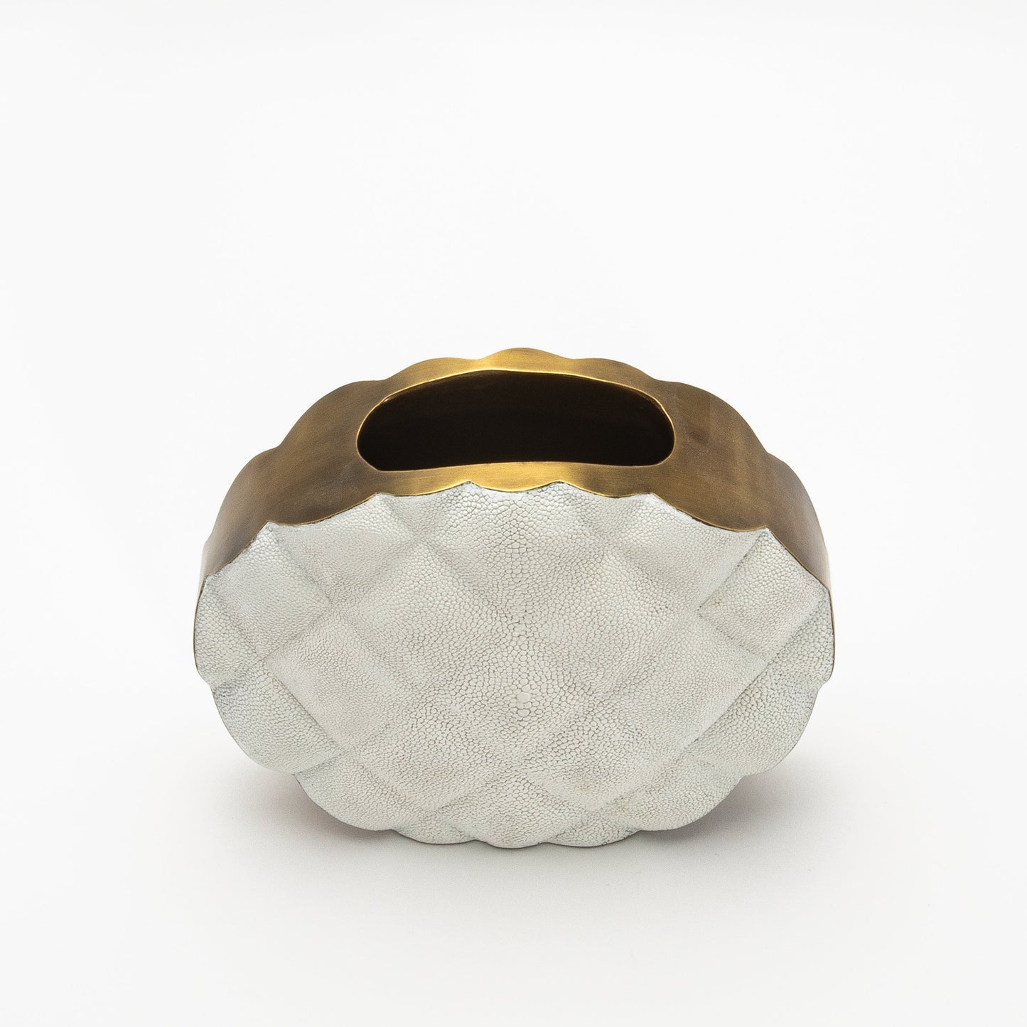 Quilted Vase in White Shagreen with Brass by KIFU Paris