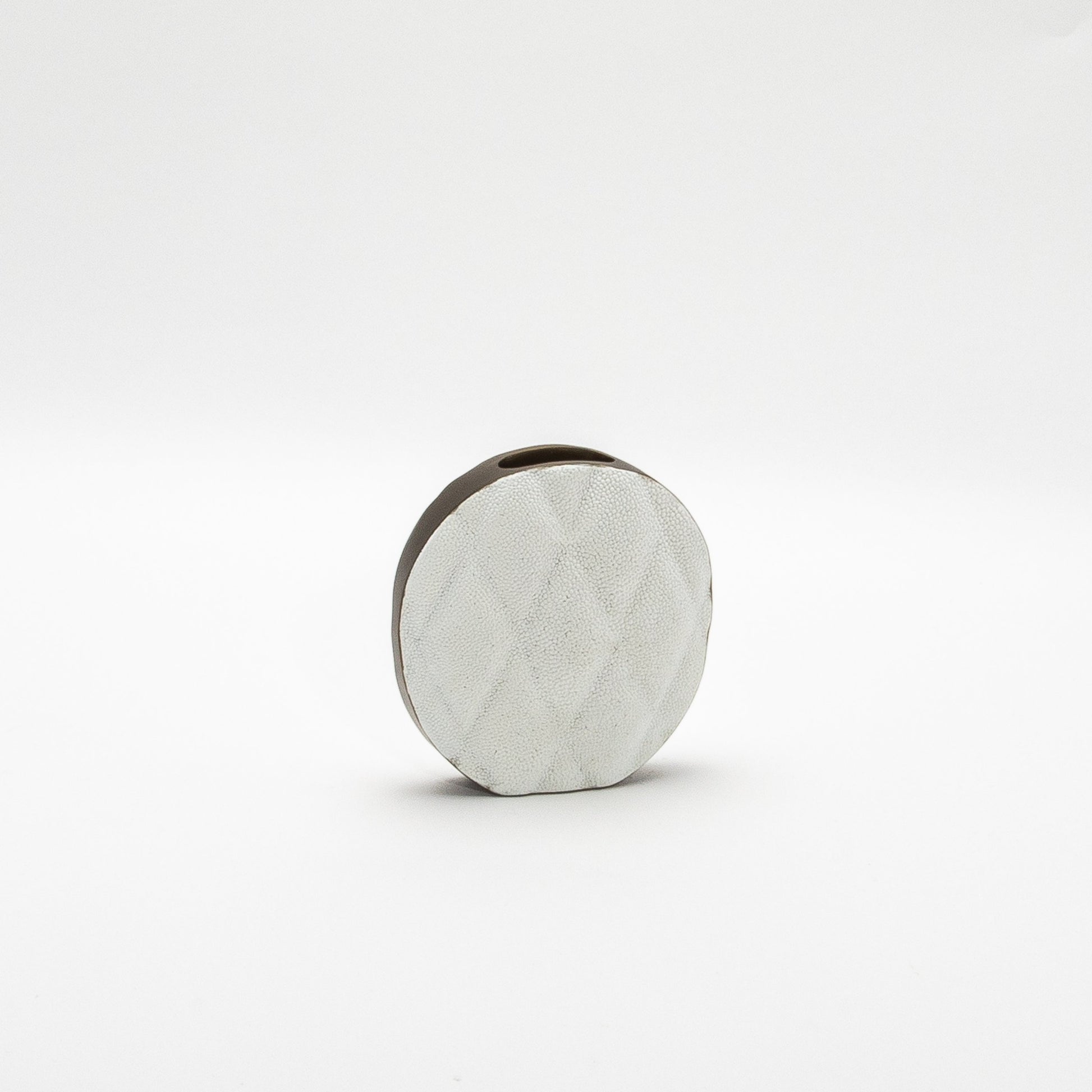 Quilted Vase in White Shagreen by KIFU Paris