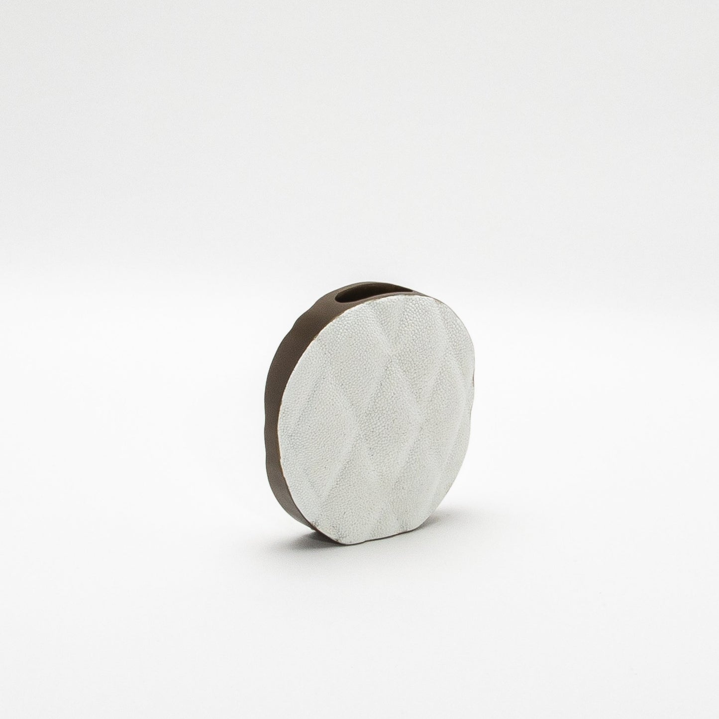 Quilted Vase in White Shagreen by KIFU Paris