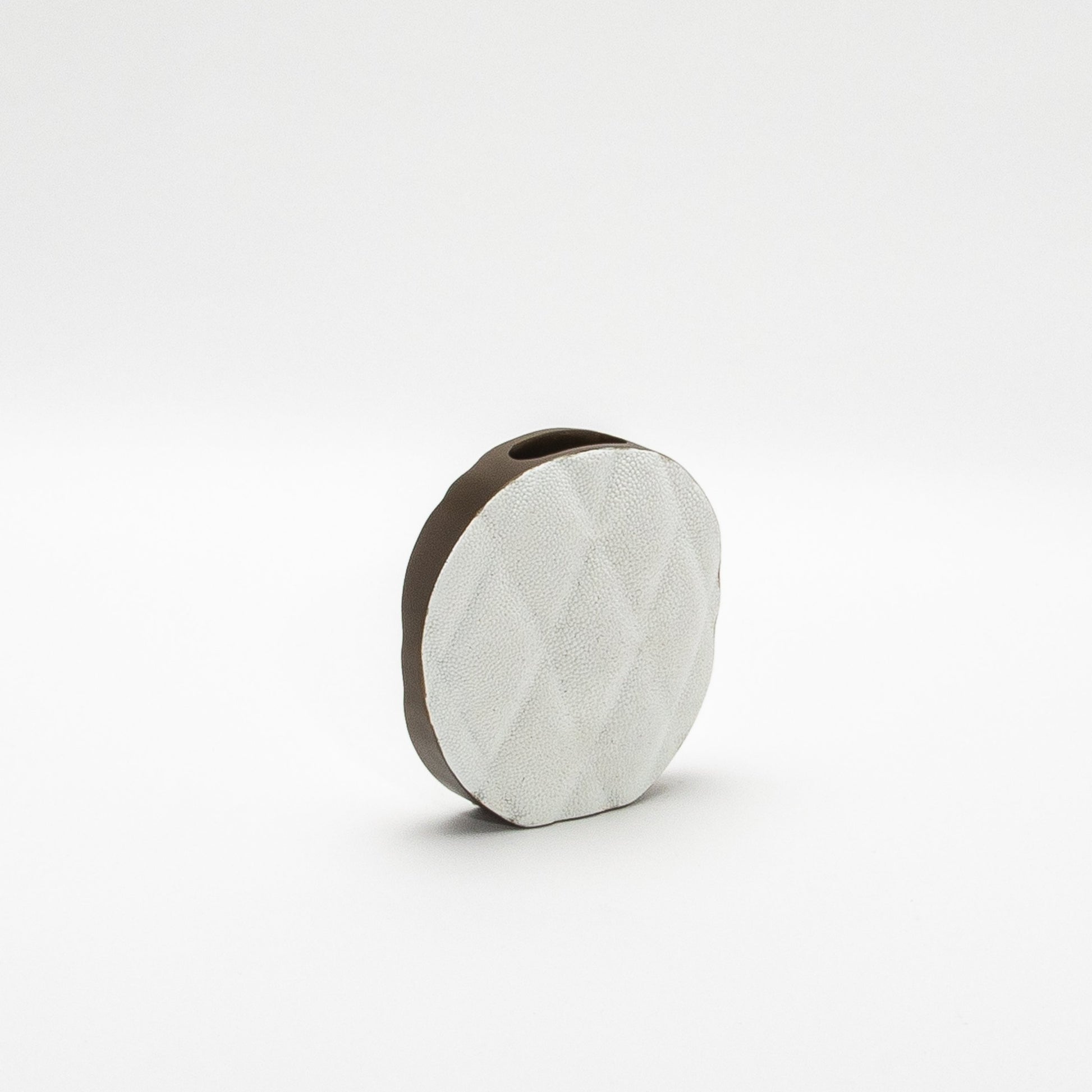 Quilted Vase in White Shagreen by KIFU Paris