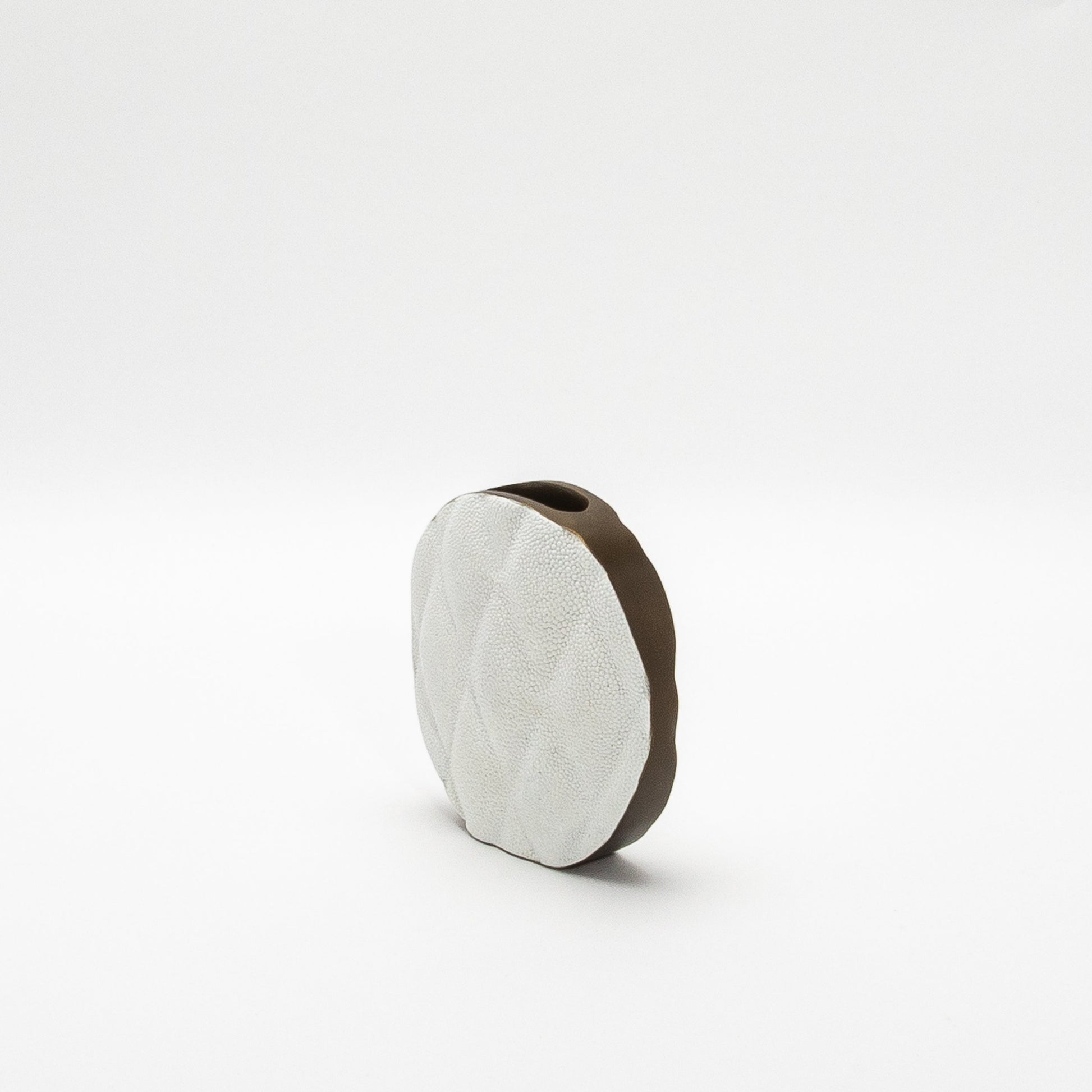 Quilted Vase in White Shagreen by KIFU Paris