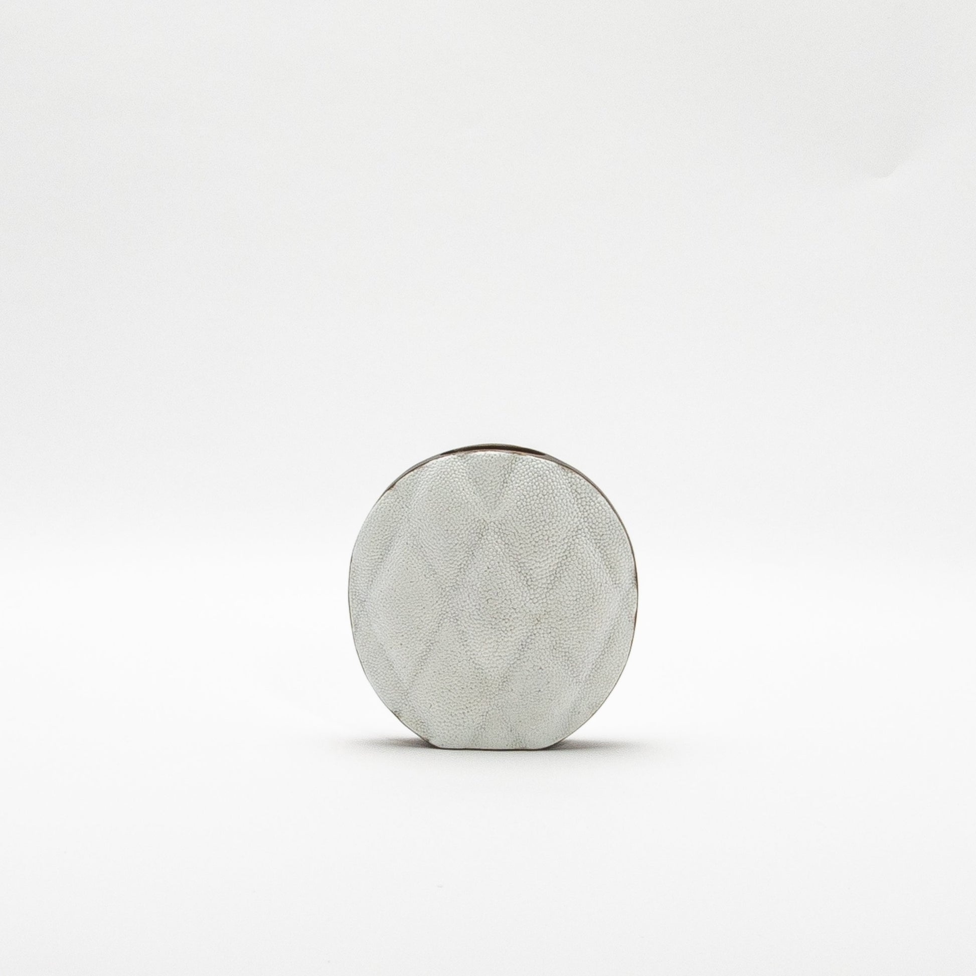 Quilted Vase in White Shagreen by KIFU Paris