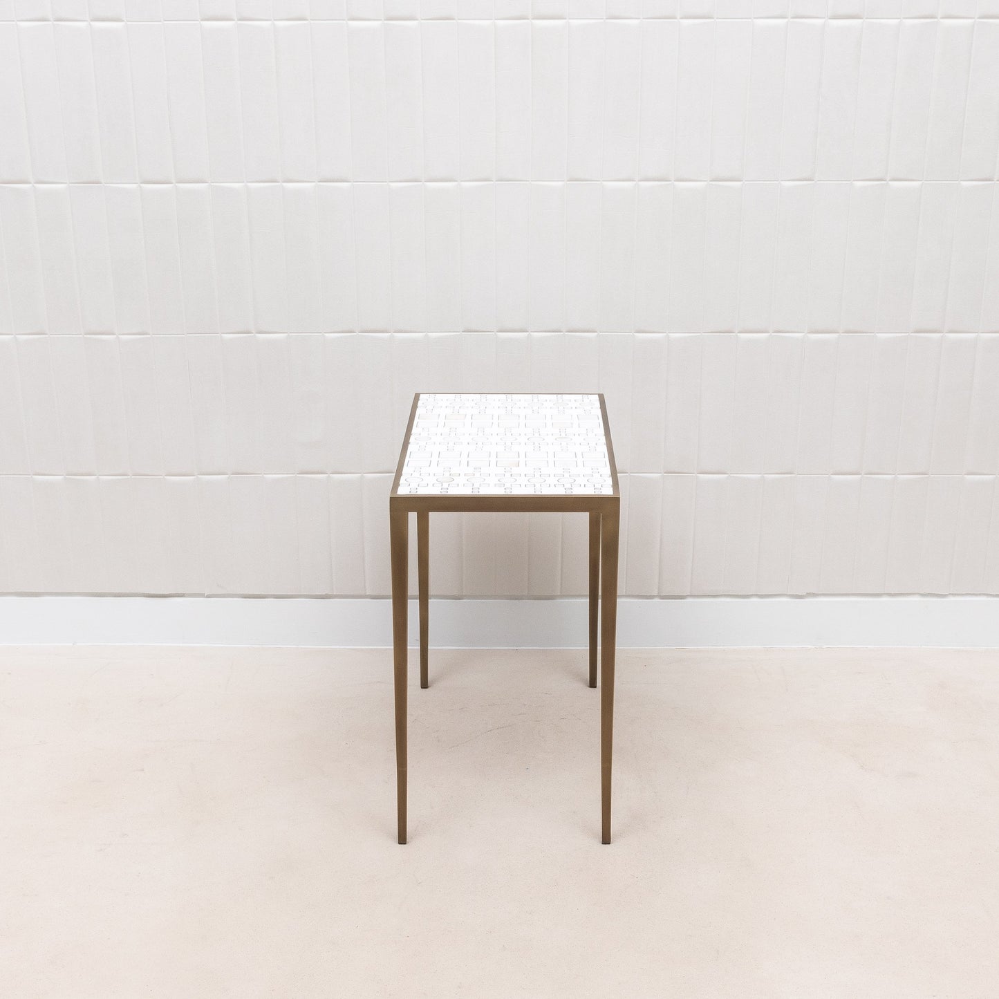 Set of Nesting Tables in White Shagreen and Mother of Pearl by R&Y Augousti