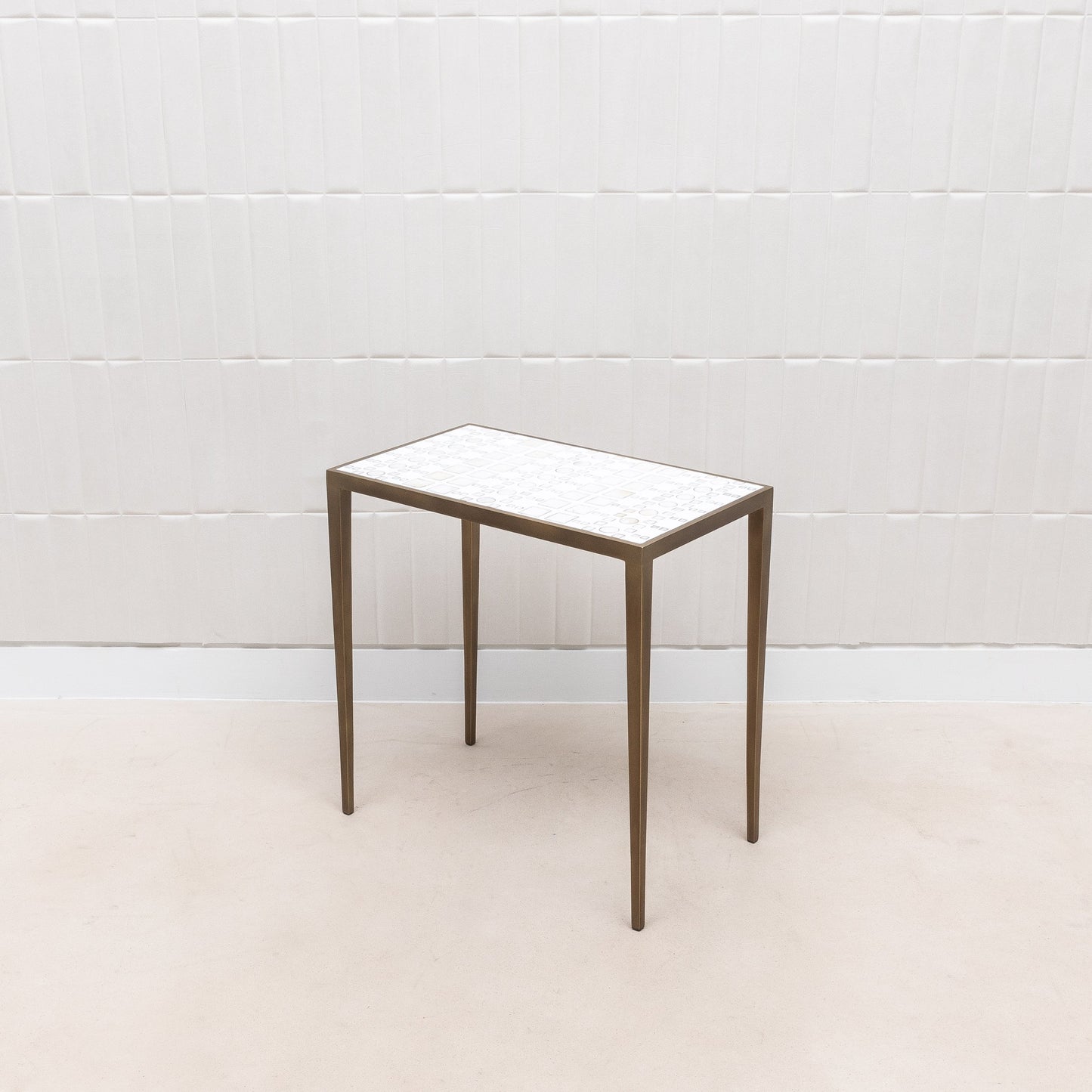 Set of Nesting Tables in White Shagreen and Mother of Pearl by R&Y Augousti
