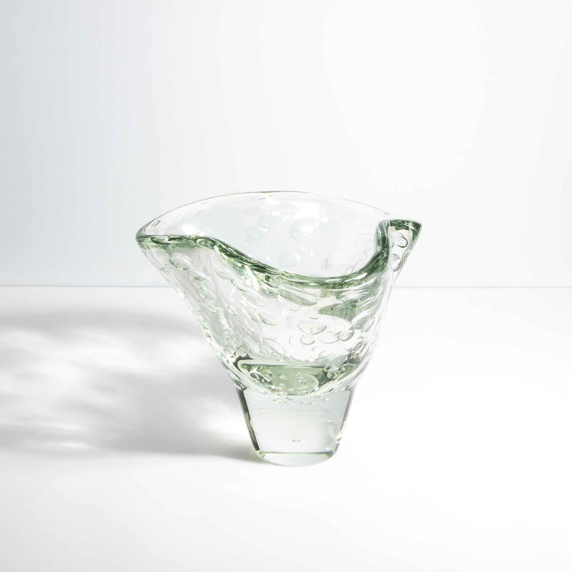 Murano Fluid Vase with Bubbles in Clear