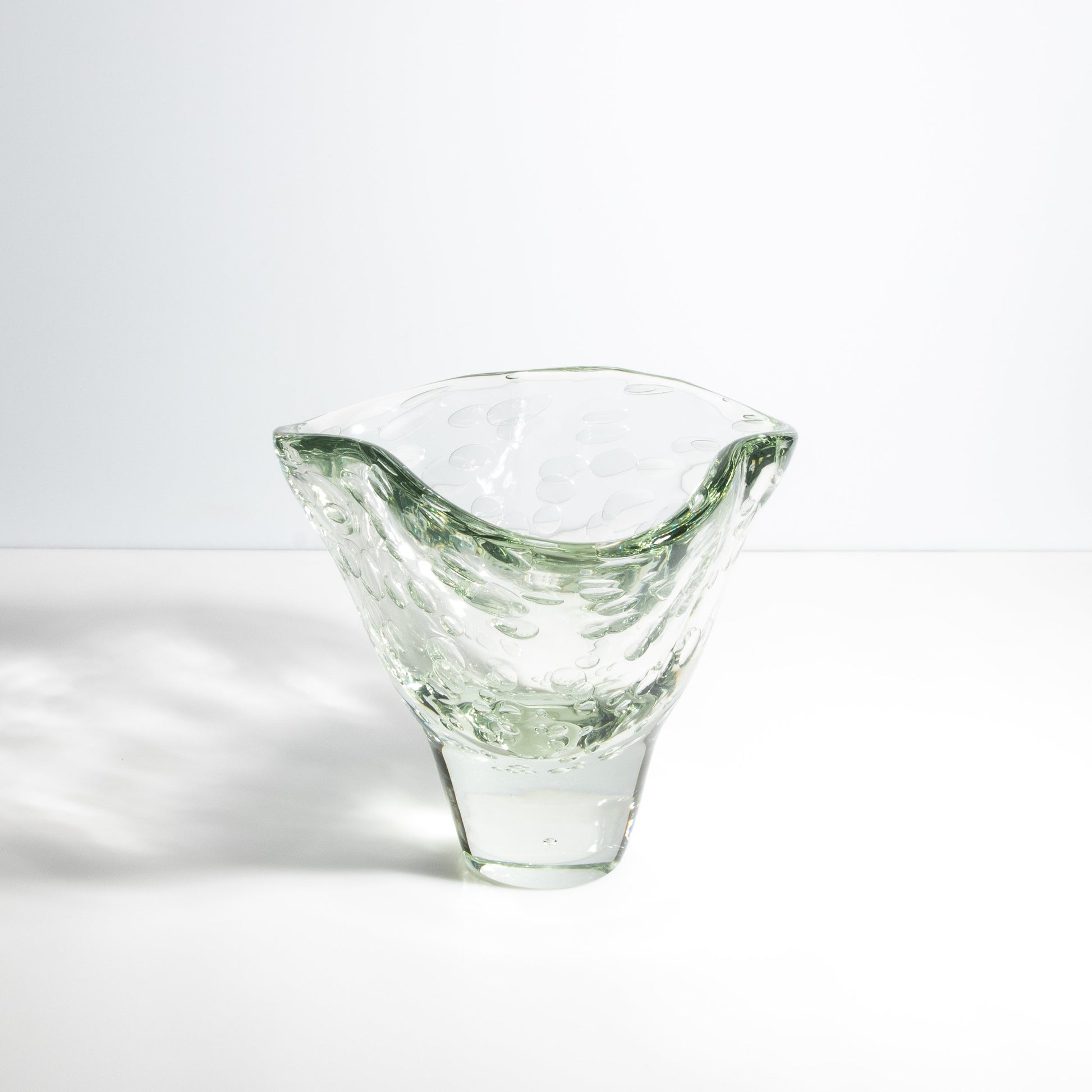 Murano Fluid Vase with Bubbles in Clear