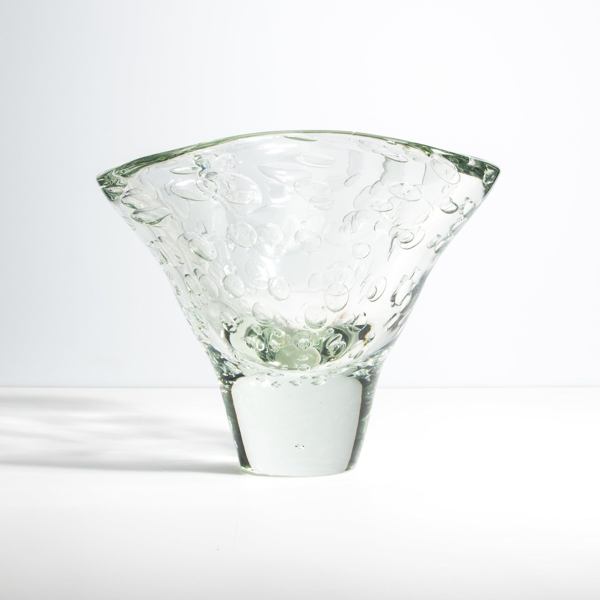 Murano Fluid Vase with Bubbles in Clear