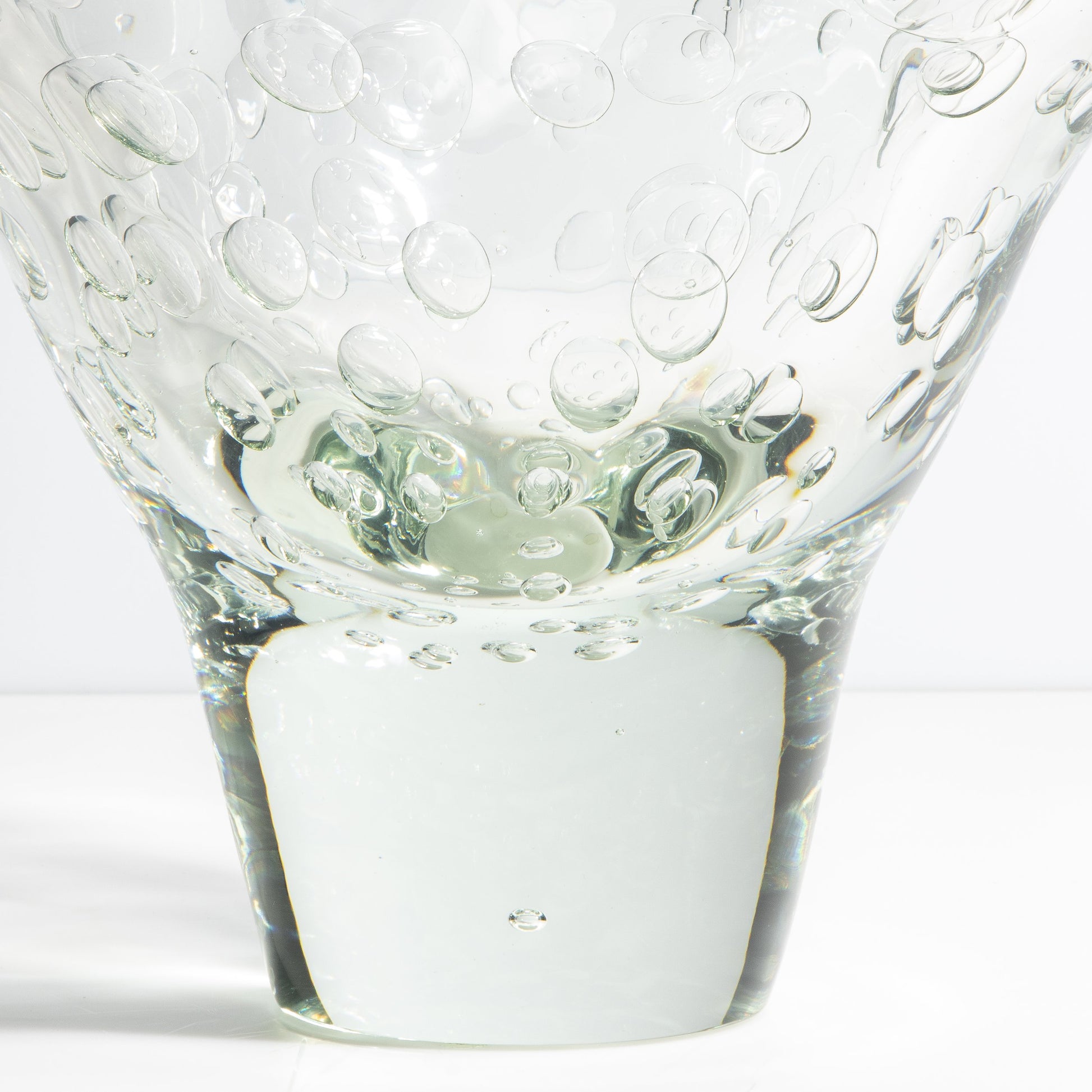 Murano Fluid Vase with Bubbles in Clear