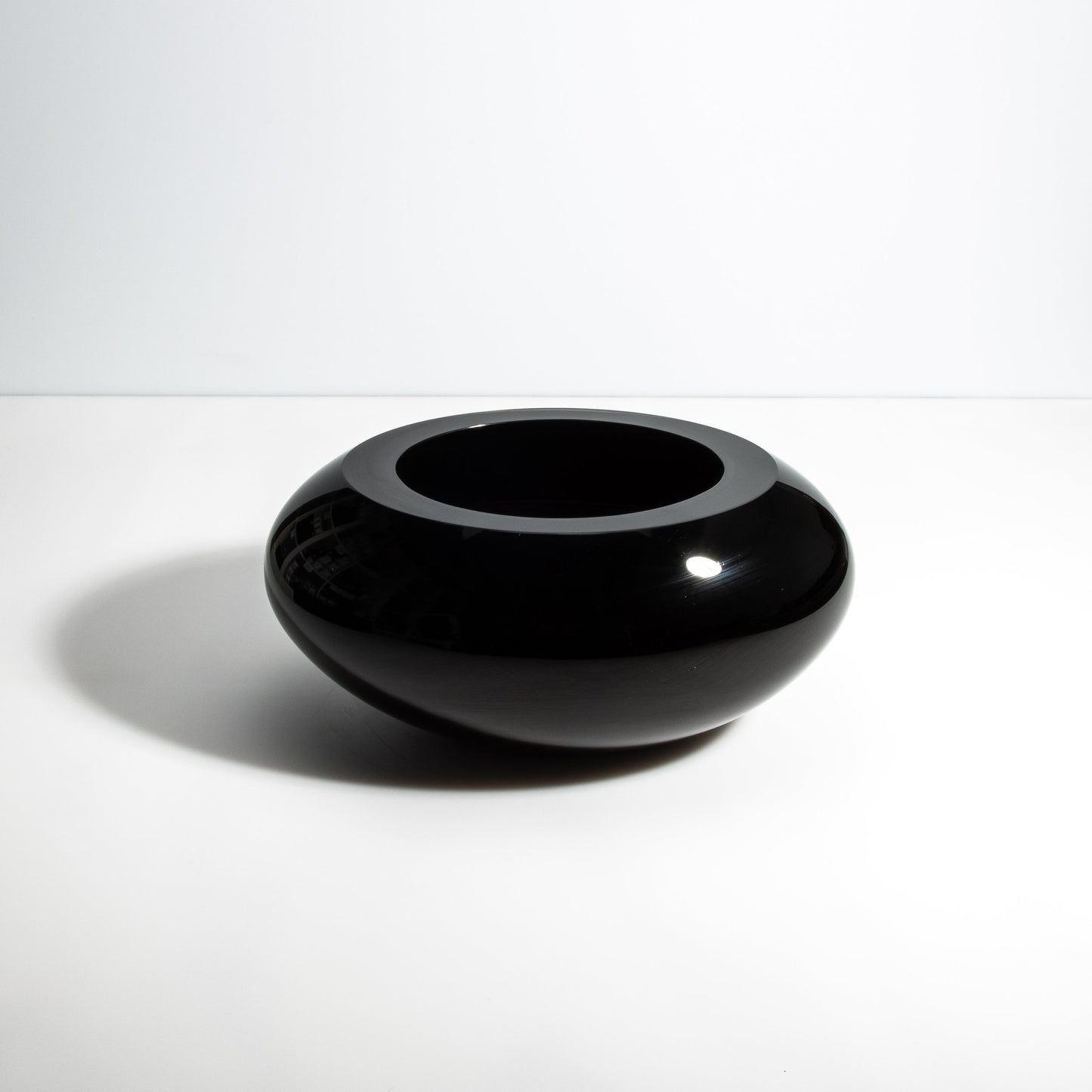 Murano Poker Bowl in Onyx Black