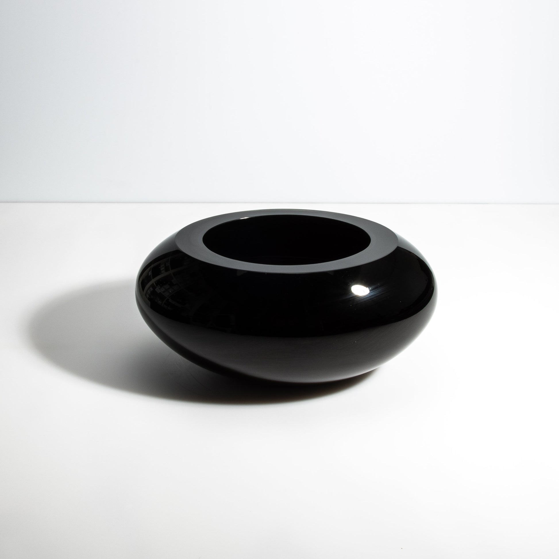 Murano Poker Bowl in Onyx Black